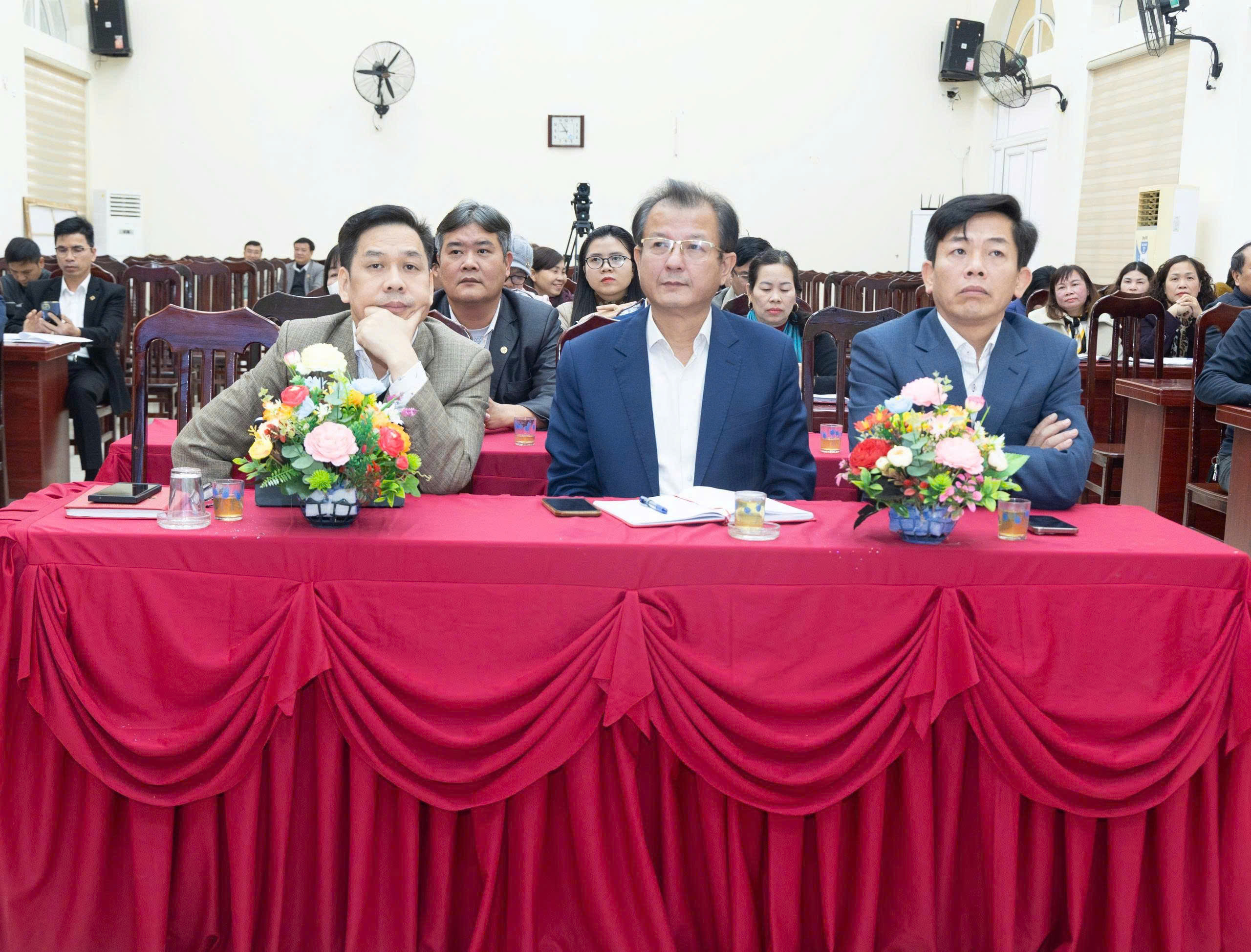 Đảng ủy xã Ứng Thiên triển khai kế hoạch rà soát, bổ sung quy hoạch cán bộ nhiệm kỳ mới - ảnh 1