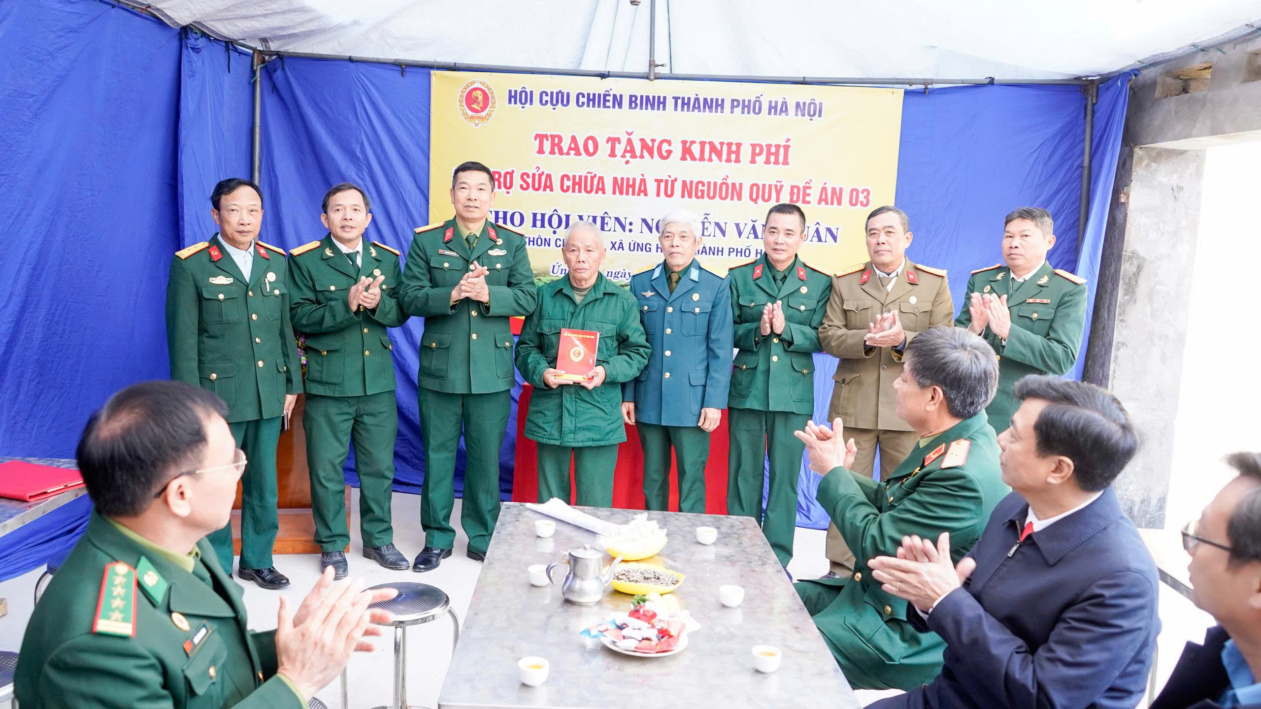 Xã Ứng Hòa trao kinh phí hỗ trợ xây, sửa chữa nhà “Đại đoàn kết” cho 8 hộ gia đình có hoàn cảnh khó khăn - ảnh 8