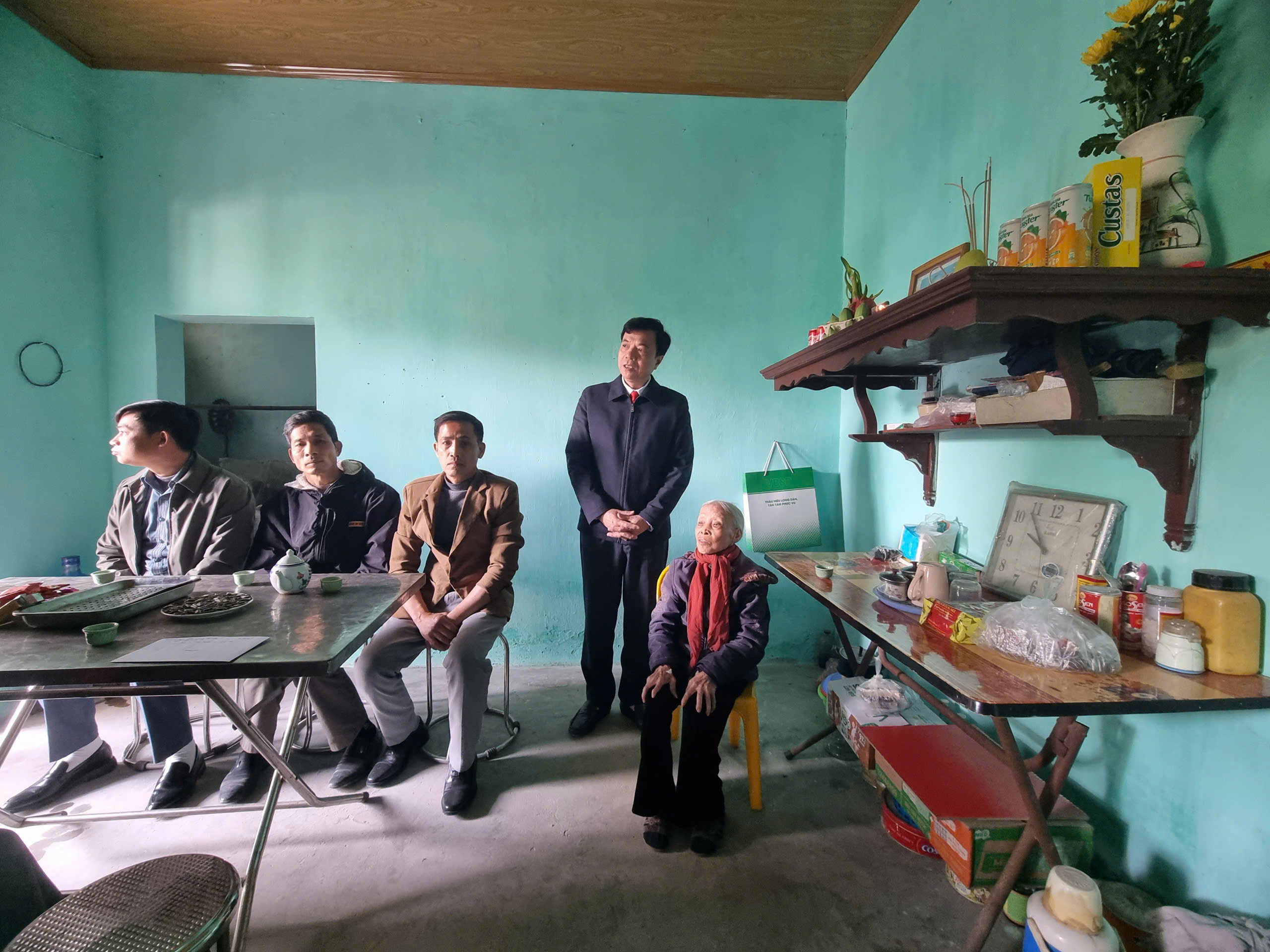 Xã Ứng Hòa trao kinh phí hỗ trợ xây, sửa chữa nhà “Đại đoàn kết” cho 8 hộ gia đình có hoàn cảnh khó khăn - ảnh 10