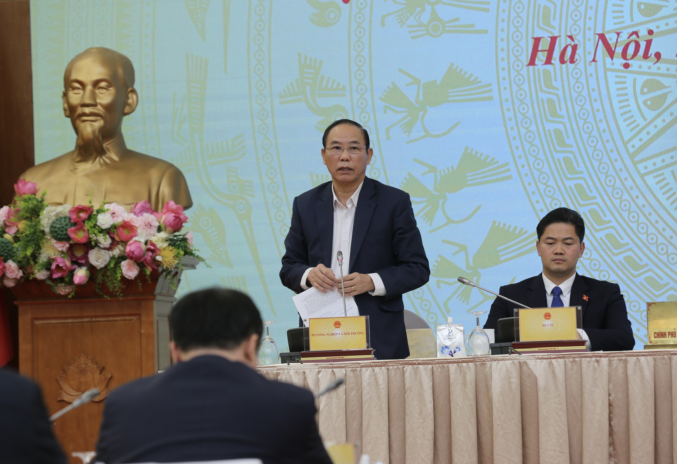 Giải pháp trước mắt cho tình trạnh ô nhiễm không khí là yêu cầu các địa phương kiểm tra thực hiện quy định về kiểm soát ô nhiễm bụi, khí thải - ảnh 1