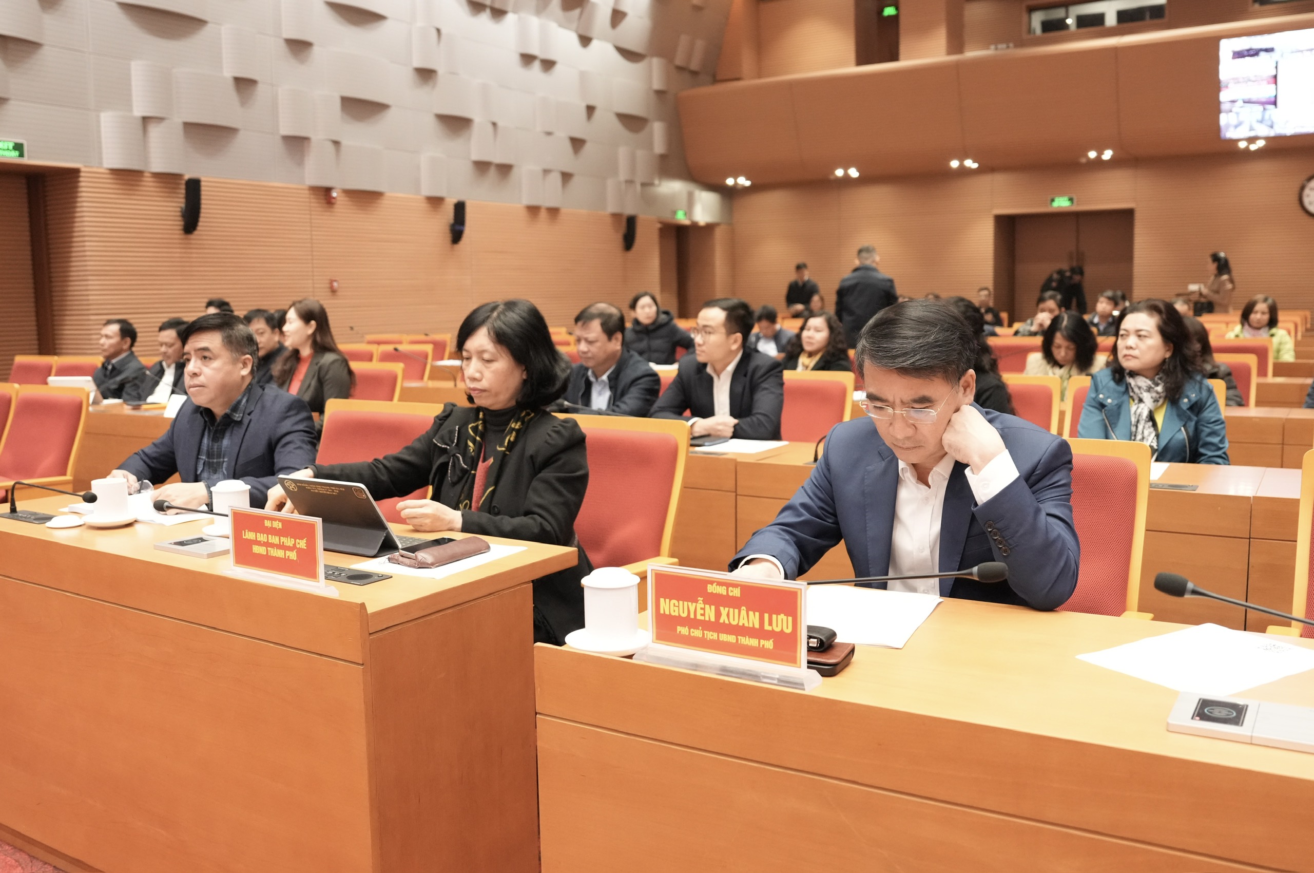 Tổ chức bầu cử không chỉ là công việc chính trị quan trọng mà còn là ngày hội lớn của toàn dân - ảnh 1