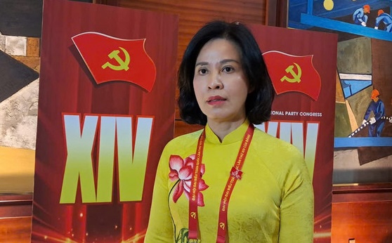 Các nữ đại biểu chia sẻ bên hành lang niềm tin kỳ vọng vào Đại hội Đảng XIV - ảnh 2