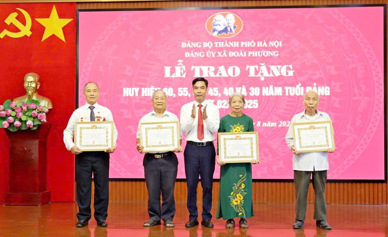 Giữ vững kỷ cương, phát huy đoàn kết, tạo nền tảng để xã Đoài Phương vững bước vào kỷ nguyên phát triển mới  - ảnh 2