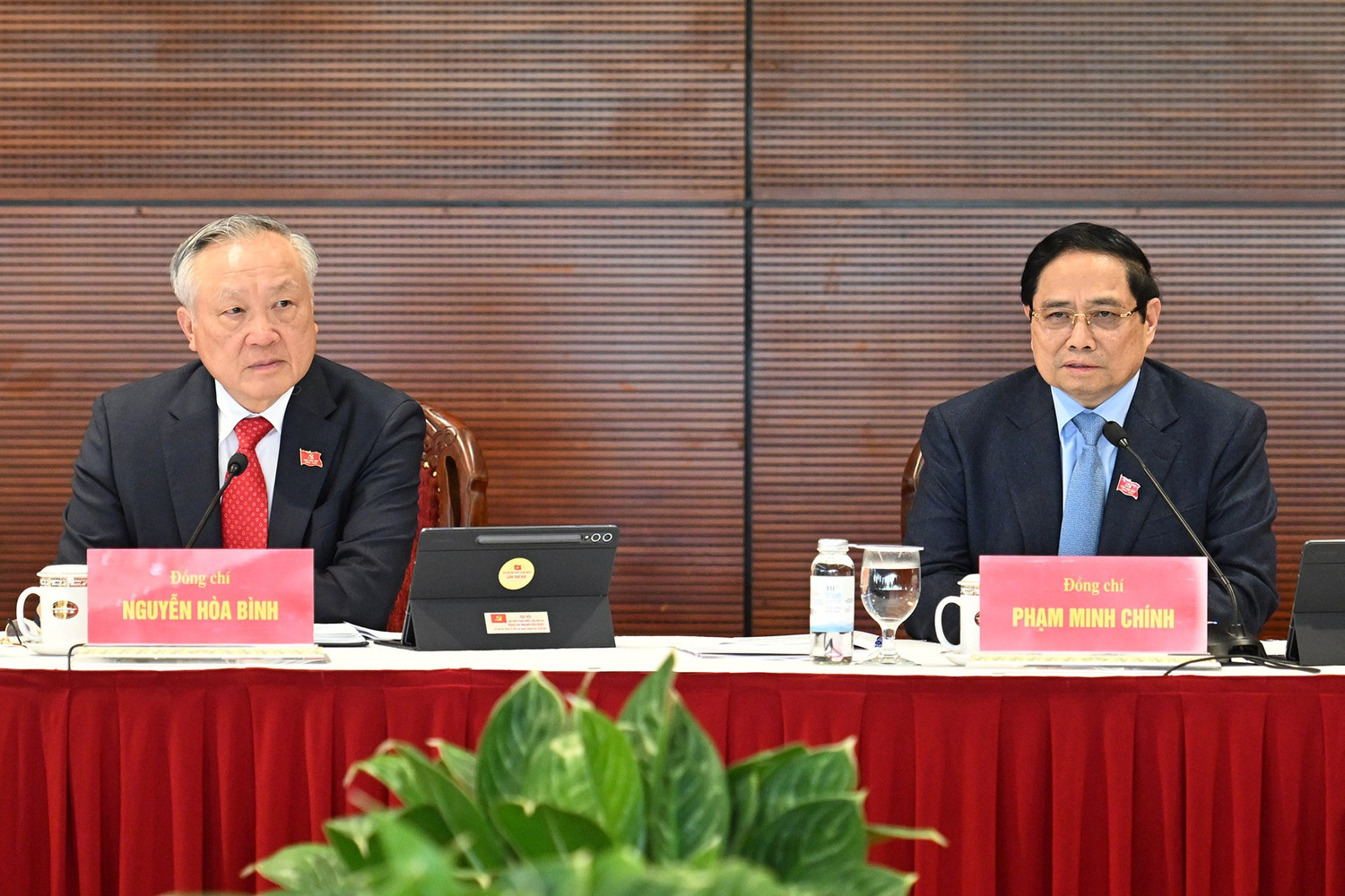 Phát huy cao độ trách nhiệm, trí tuệ và tâm huyết thảo luận Văn kiện, góp phần quan trọng vào thành công của Đại hội - ảnh 2