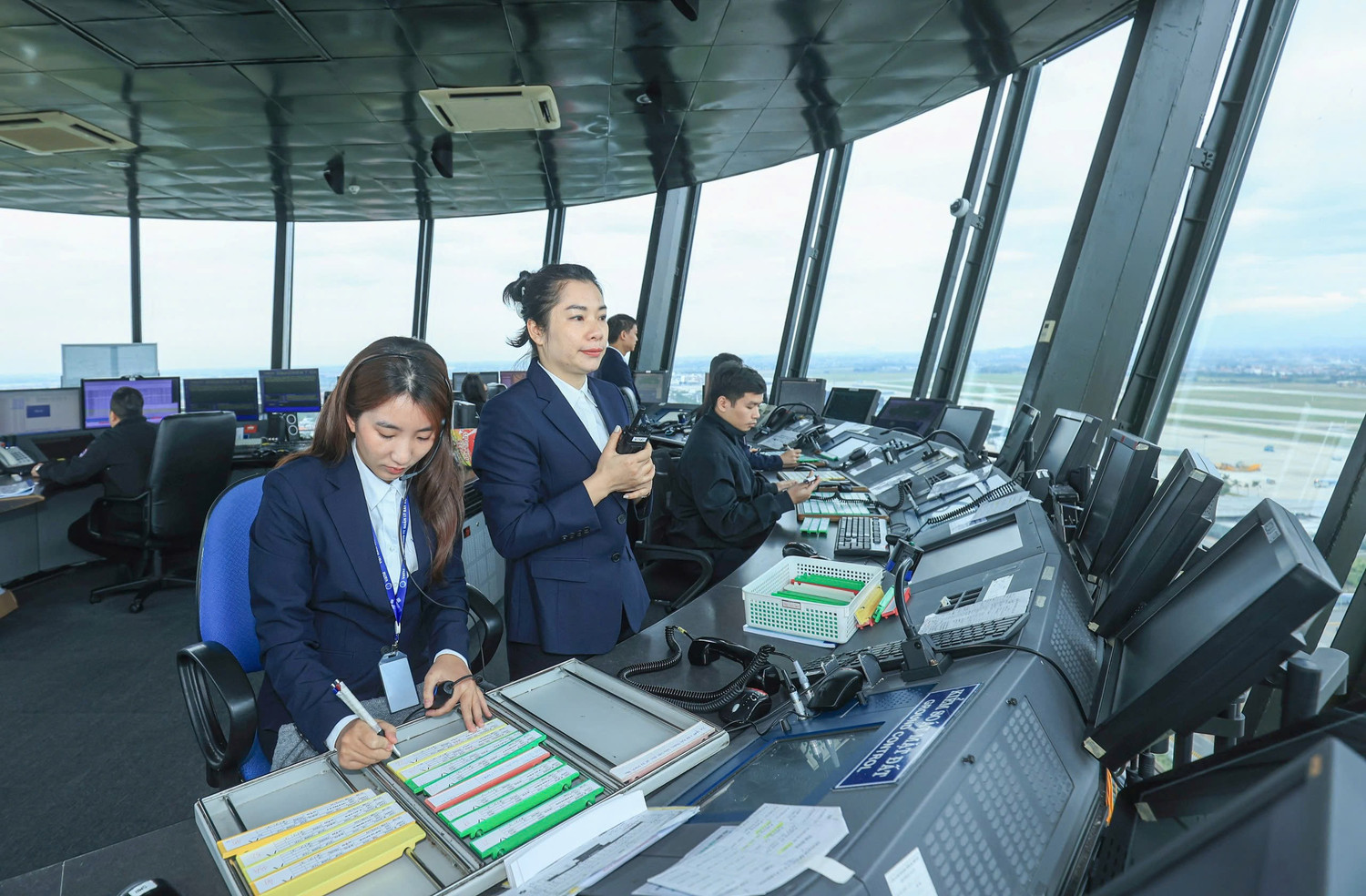 Bảo đảm tuyệt đối an toàn hoạt động bay phục vụ Đại hội Đảng toàn quốc lần thứ XIV - ảnh 1