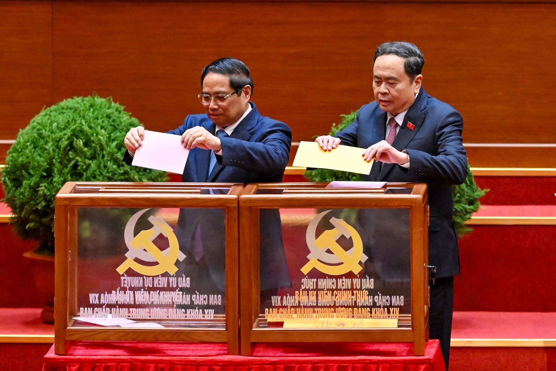 Chiều nay, các đại biểu bỏ phiếu Bầu Ban Chấp hành Trung ương Đảng khóa XIV - ảnh 3