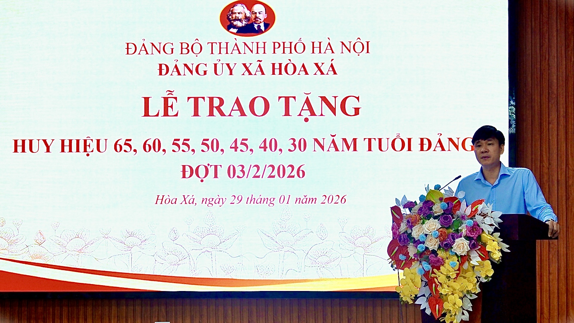 Xã Hoà Xá trao Huy hiệu Đảng cho 33 đảng viên tiêu biểu - ảnh 2