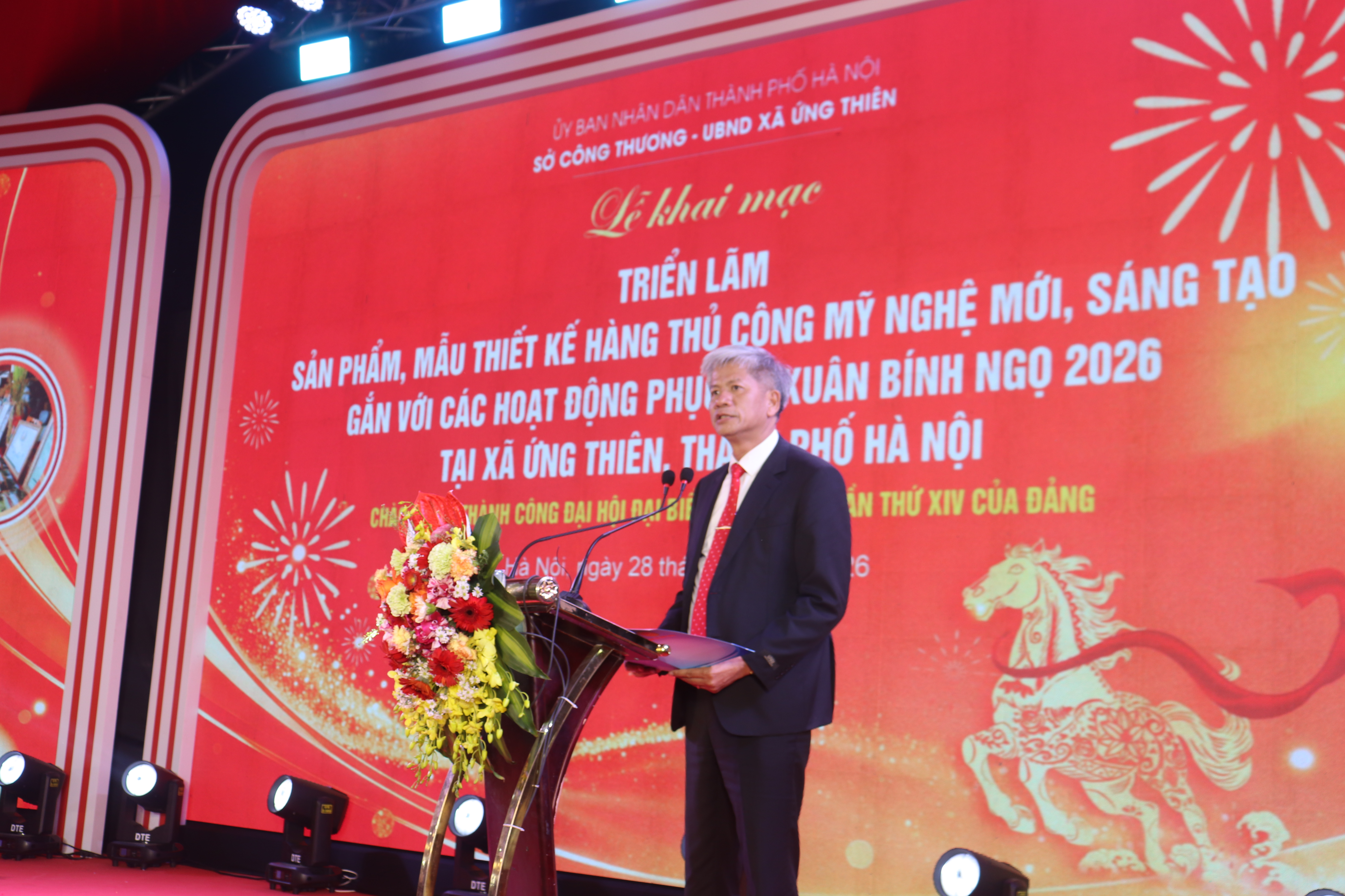 Kết nối làng nghề, phục vụ nhân dân mua sắm hàng hoá dịp Tết Bính Ngọ tại xã Ứng Thiên - ảnh 3