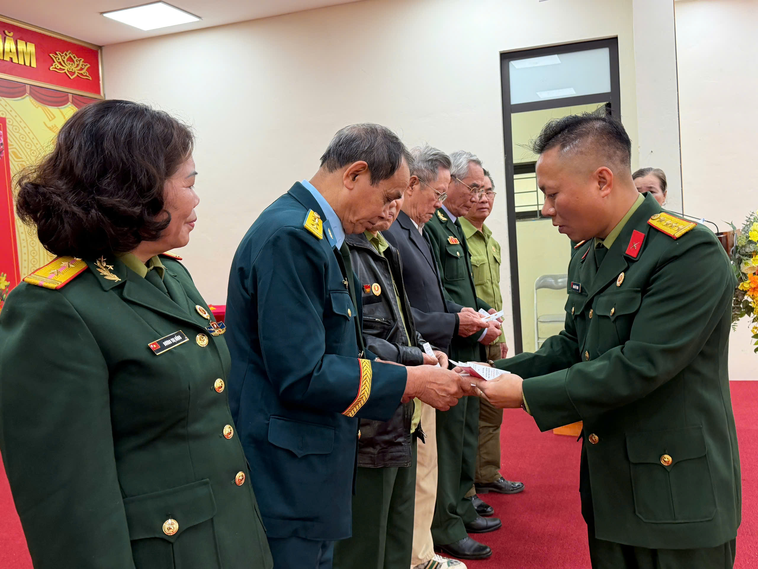 Hội Cựu chiến binh phường Yên Nghĩa vinh danh hội viên tiêu biểu - ảnh 9