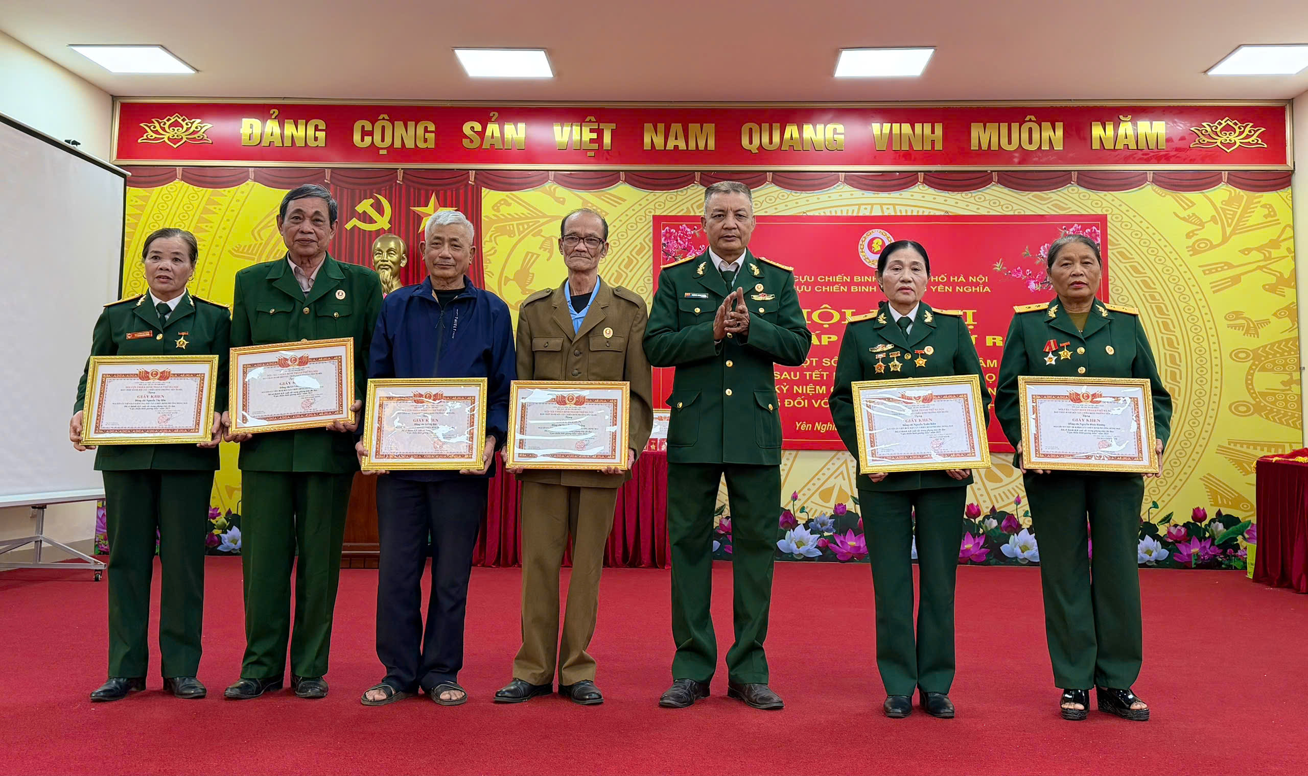 Hội Cựu chiến binh phường Yên Nghĩa vinh danh hội viên tiêu biểu - ảnh 7