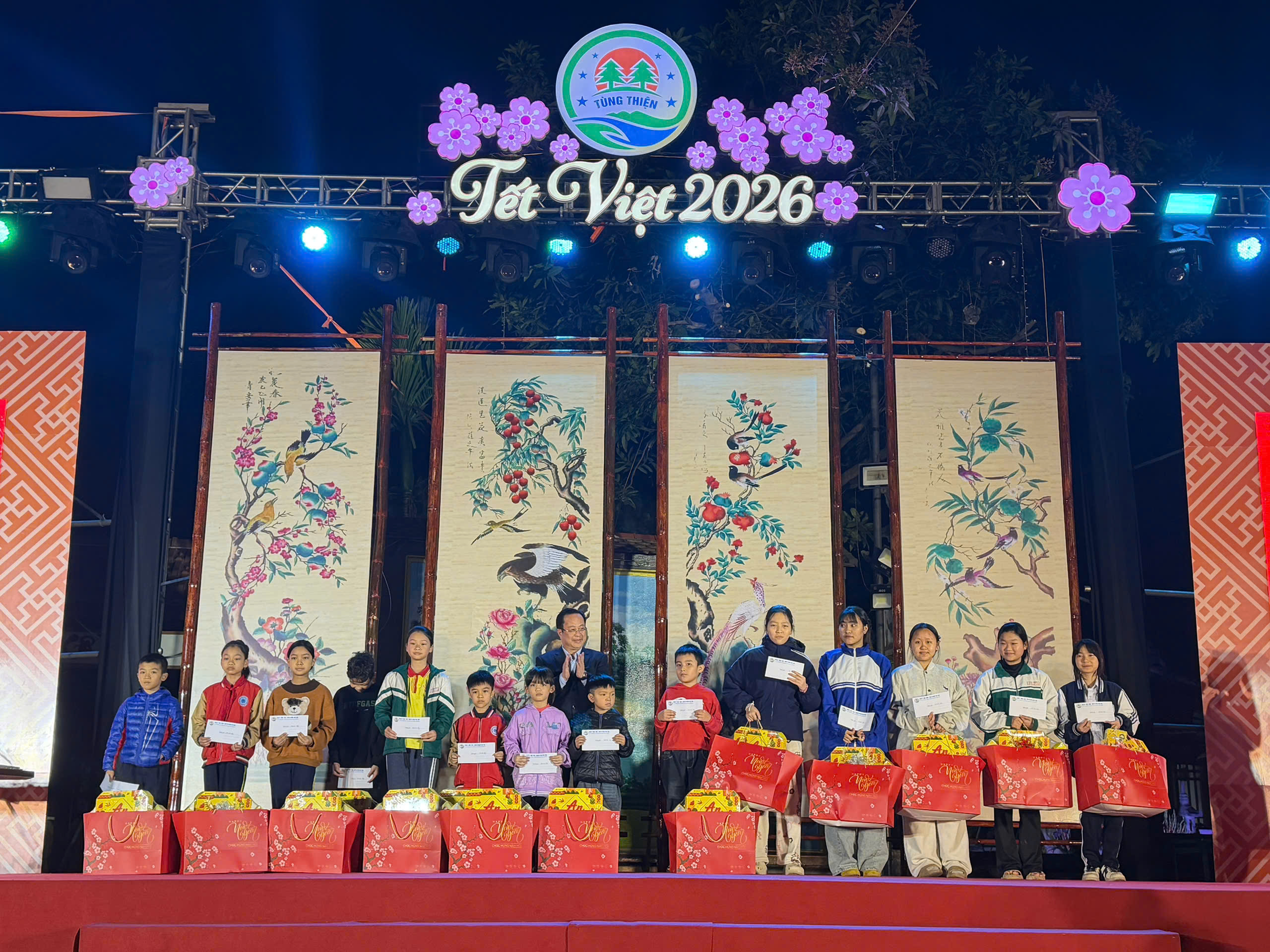 Rộn ràng “Tết Việt” phường Tùng Thiện chào Xuân Bính Ngọ 2026 - ảnh 4