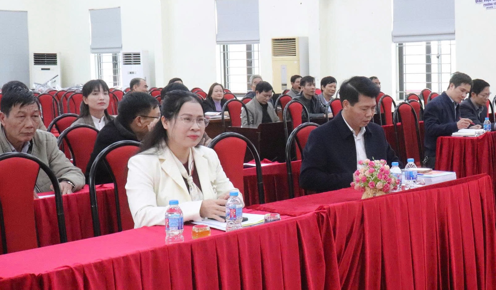 Phường Yên Nghĩa: Giới thiệu 42 người ứng cử đại biểu HĐND phường, 38% đại biểu là nữ - ảnh 1