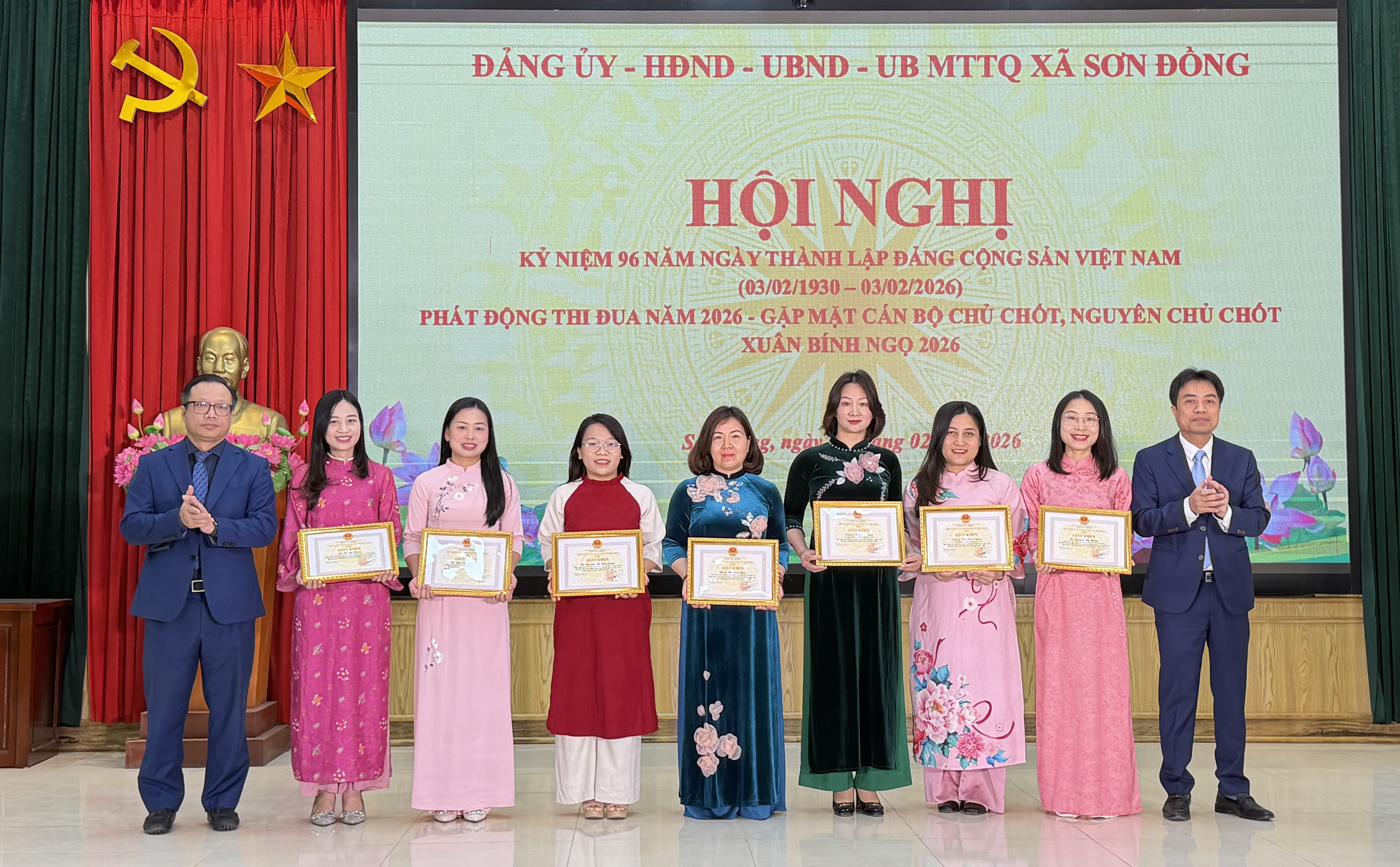 Xã Sơn Đồng: Kỷ niệm 96 năm ngày Thành lập Đảng Cộng sản Việt Nam và phát động thi đua năm 2026 - ảnh 12