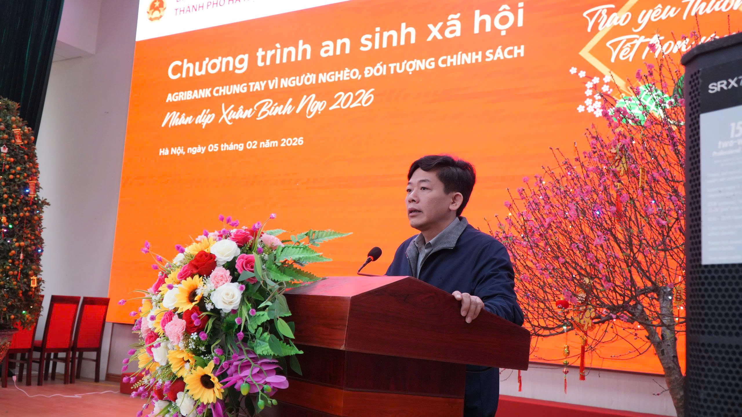 Đại biểu Quốc hội tổ bầu cử số 9 trao quà chung tay thực hiện công tác an sinh xã hội - ảnh 5