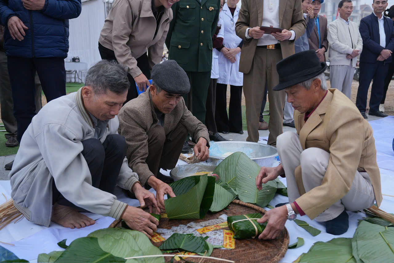 Xuân về trên phường Yên Nghĩa: Đoàn kết – sẻ chia – lan tỏa yêu thương - ảnh 4