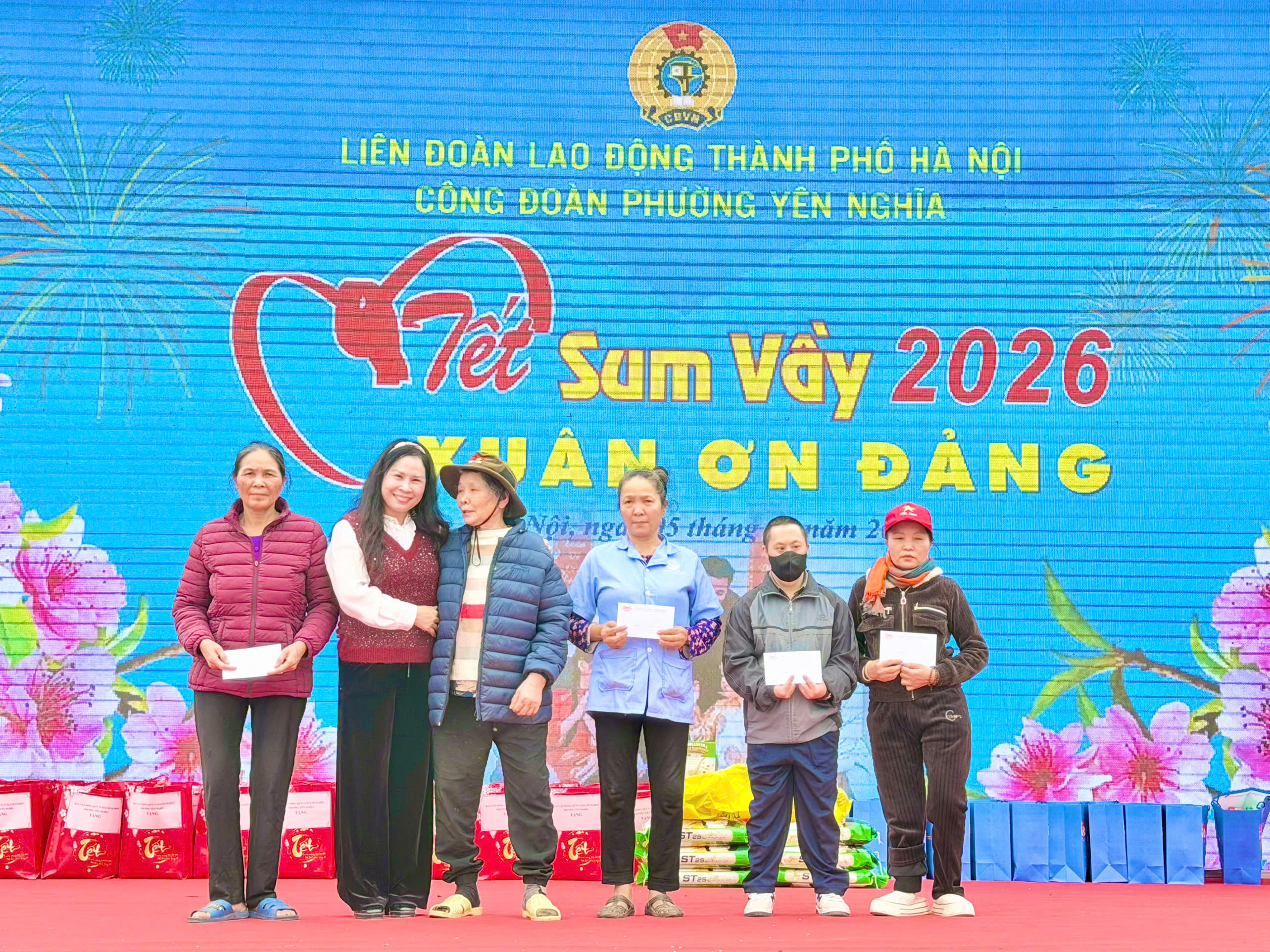 Xuân về trên phường Yên Nghĩa: Đoàn kết – sẻ chia – lan tỏa yêu thương - ảnh 10