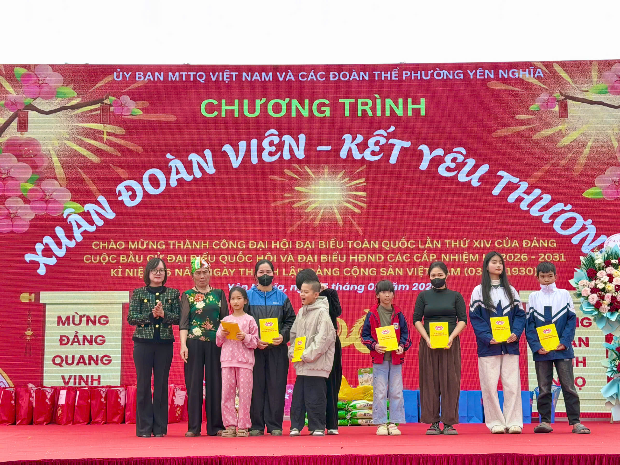 Xuân về trên phường Yên Nghĩa: Đoàn kết – sẻ chia – lan tỏa yêu thương - ảnh 16