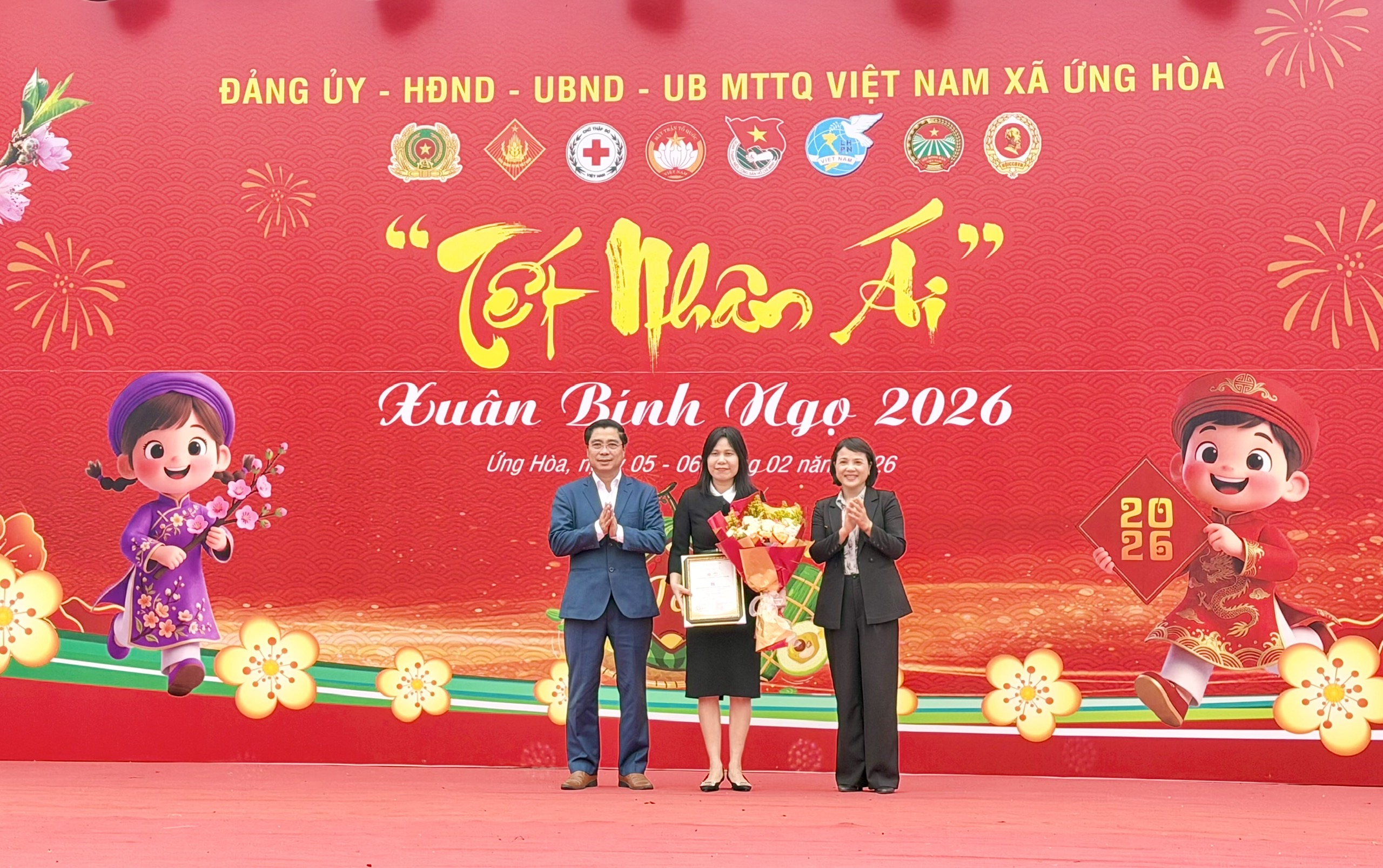 Xã Ứng Hòa: Ấm áp chương trình Tết Nhân ái, trao 500 suất quà cho các hộ khó khăn - ảnh 8