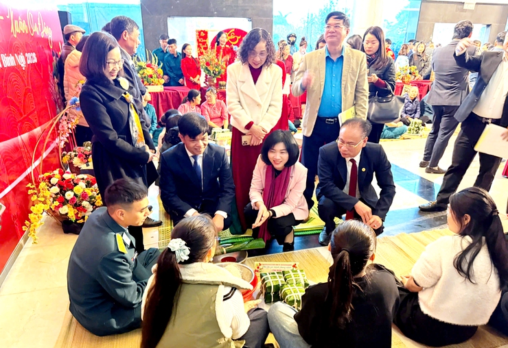 Chủ tịch HĐND Thành phố Phùng Thị Hồng Hà dự Ngày hội “Tết sum vầy - Xuân ơn Đảng” tại xã Đan Phượng - ảnh 3