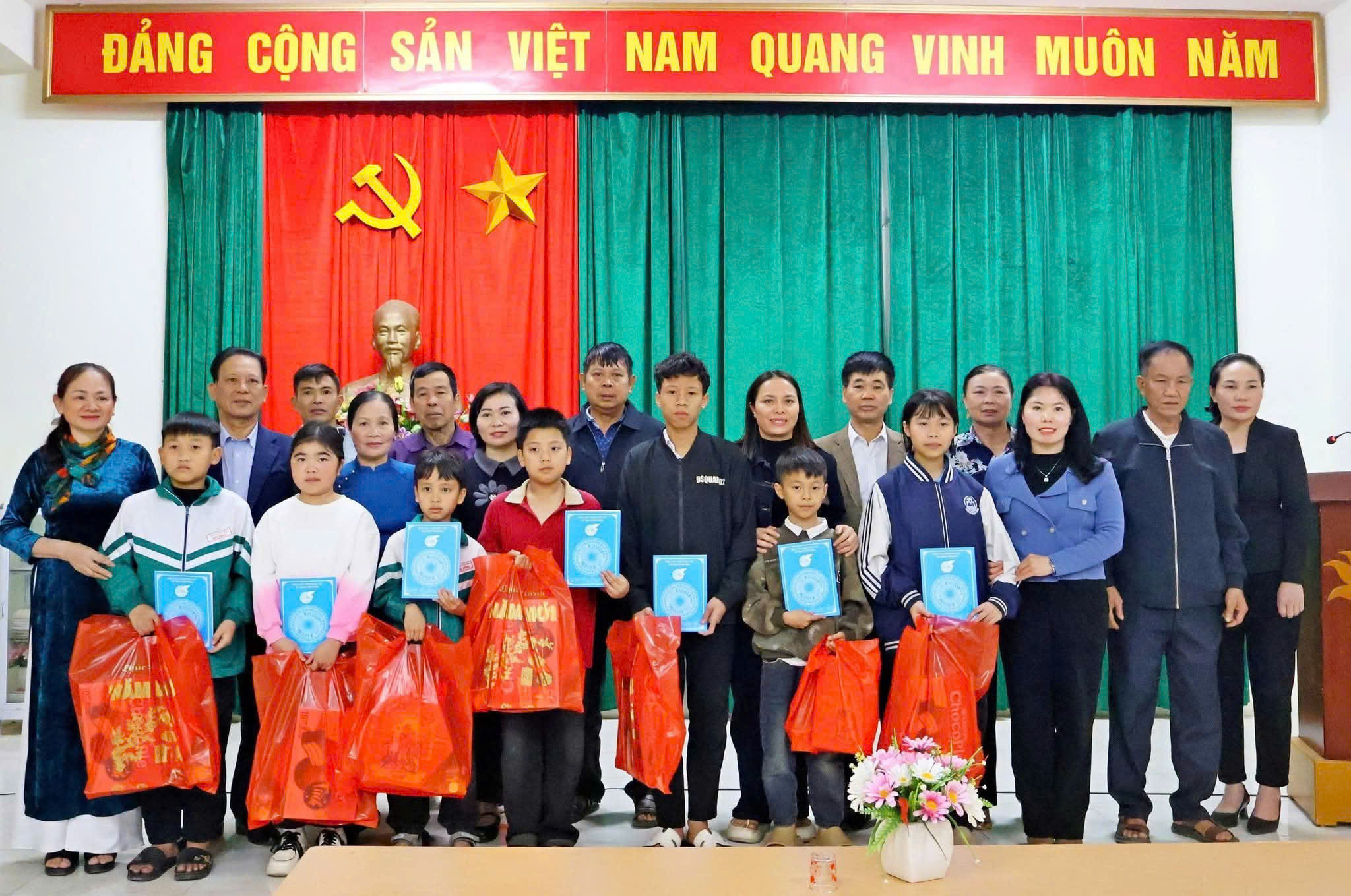 Hội LHPN xã Đoài Phương lan tỏa yêu thương từ Chương trình “Mẹ đỡ đầu” - ảnh 1