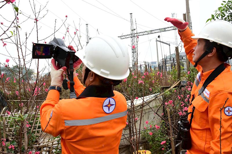 EVNHANOI triển khai phương án bảo đảm điện dịp Tết Nguyên đán với tinh thần sẵn sàng cao nhất - ảnh 2