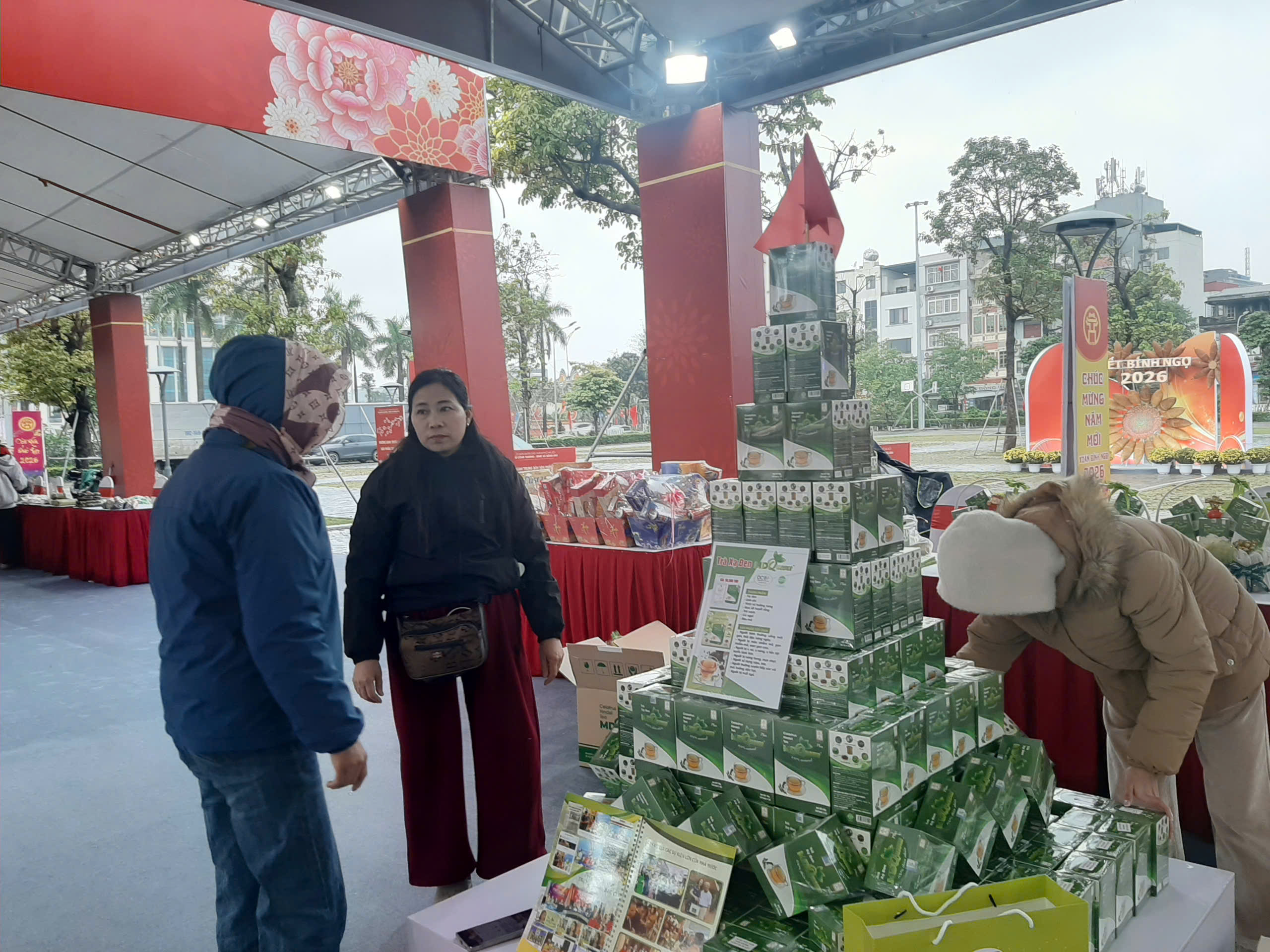 Kết nối tiêu dùng Tết, lan tỏa giá trị làng nghề Thủ đô tại xã Đông Anh - ảnh 5