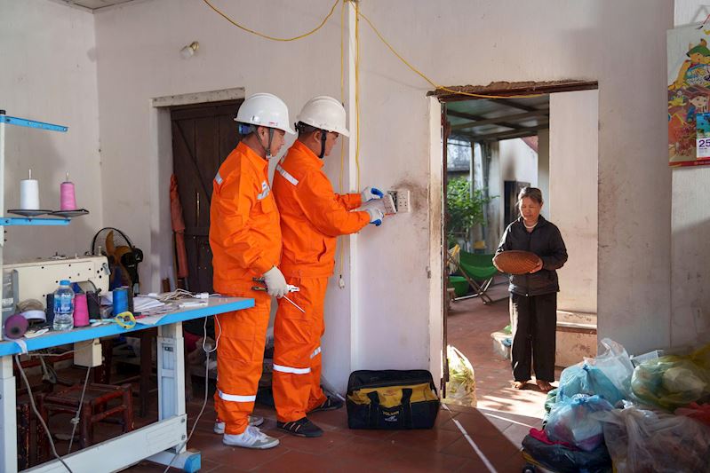 EVNHANOI khuyến cáo bảo đảm an toàn điện, phòng chống cháy nổ dịp lễ, Tết Bính Ngọ - ảnh 2