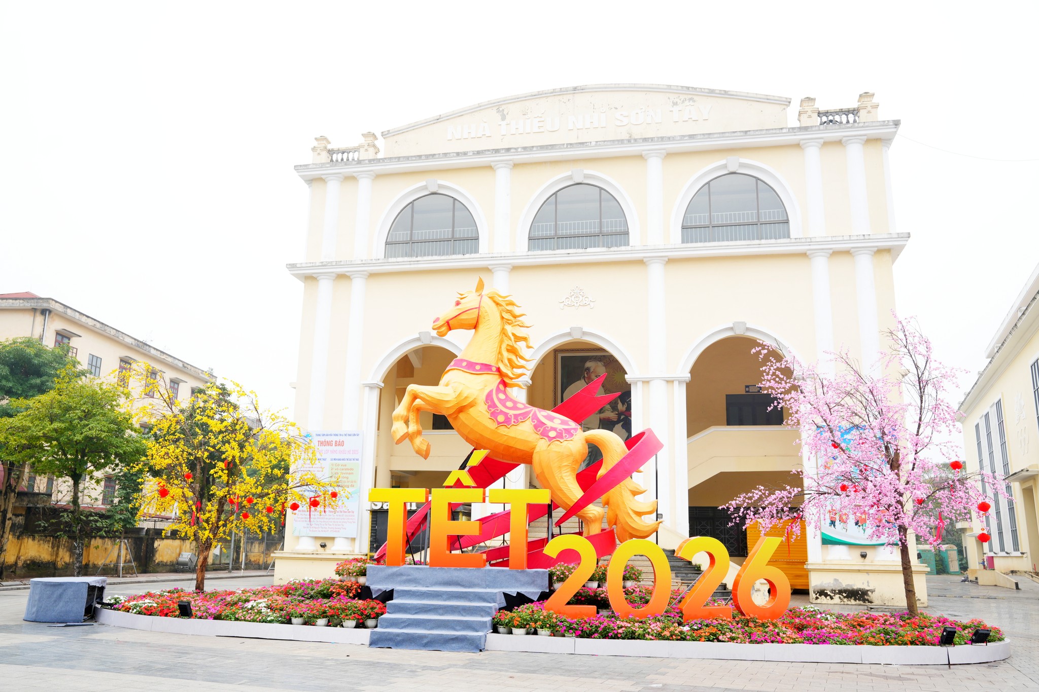 Phường Sơn Tây rực rỡ sắc Xuân, lan tỏa nếp sống văn minh đô thị dịp Tết Bính Ngọ 2026 - ảnh 6