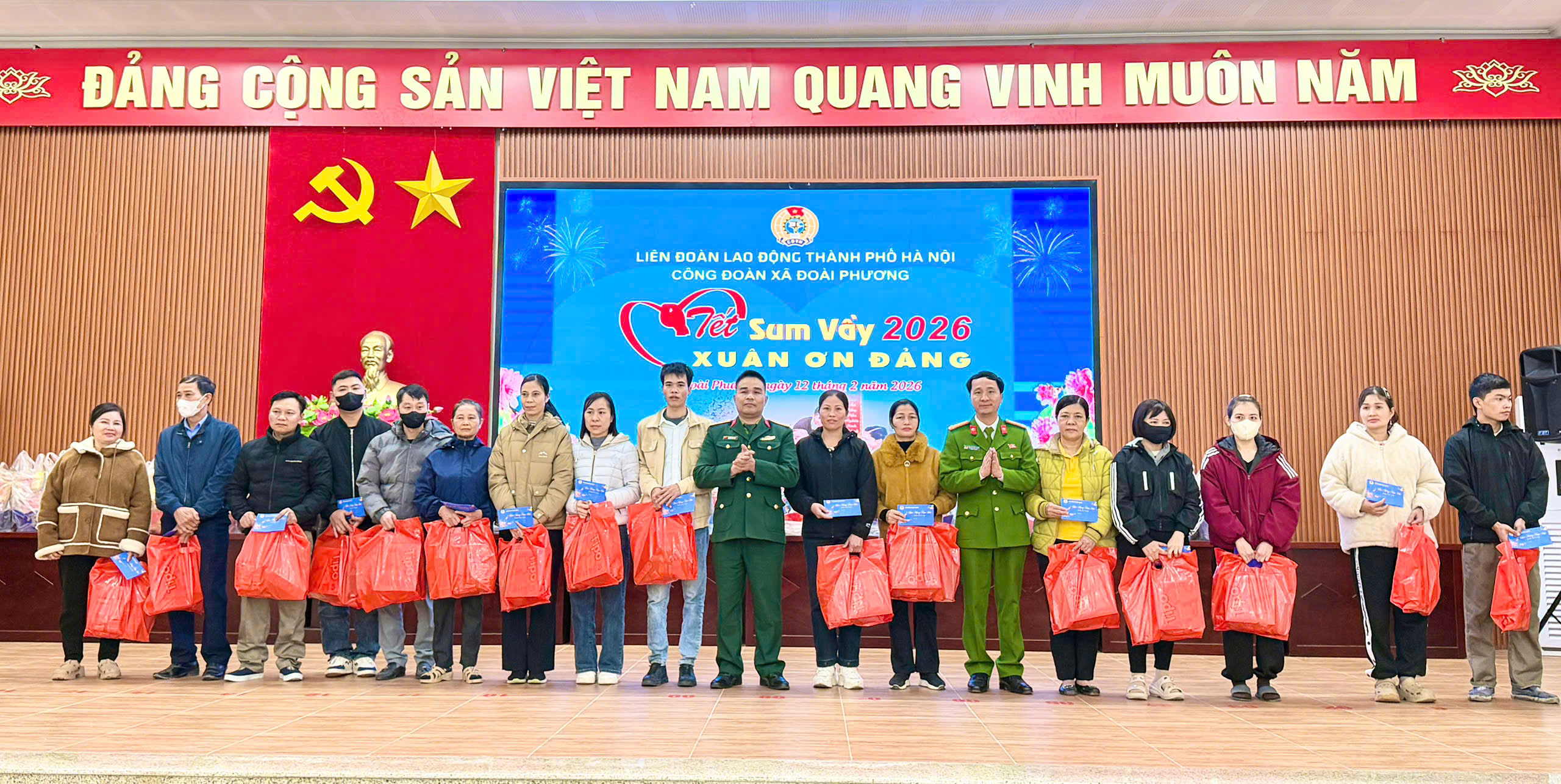  Lan tỏa yêu thương, trao hơn 900 suất quà dịp Xuân Bính Ngọ 2026 - ảnh 11