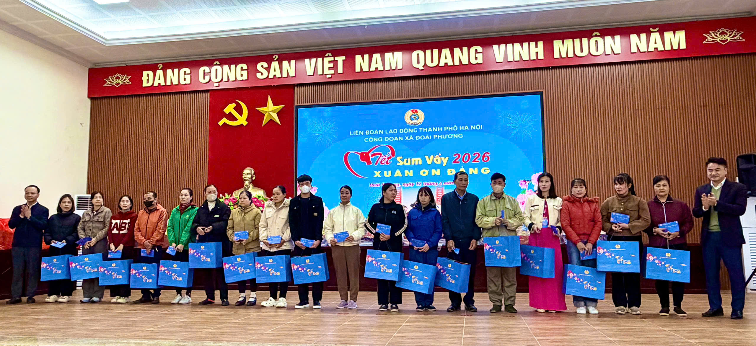 Lan tỏa yêu thương, trao hơn 900 suất quà dịp Xuân Bính Ngọ 2026 - ảnh 10