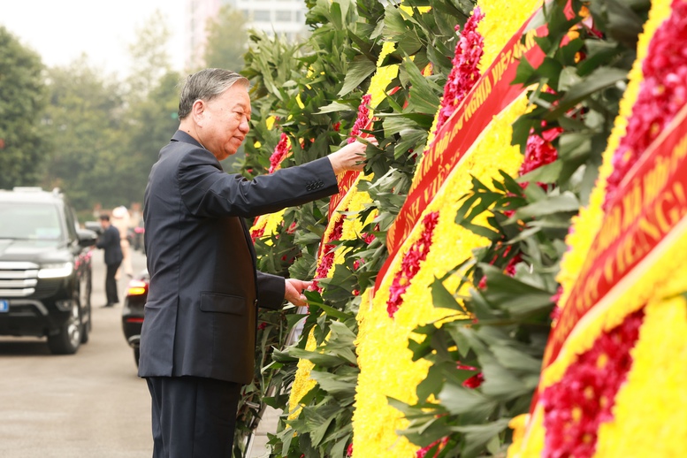 Lãnh đạo Đảng, Nhà nước vào Lăng viếng Chủ tịch Hồ Chí Minh nhân dịp Tết Nguyên đán Bính Ngọ - ảnh 6