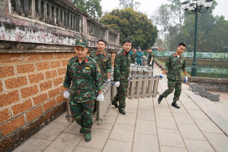 Sơn Tây sẵn sàng bắn pháo hoa chào năm mới Bính Ngọ 2026 - ảnh 5