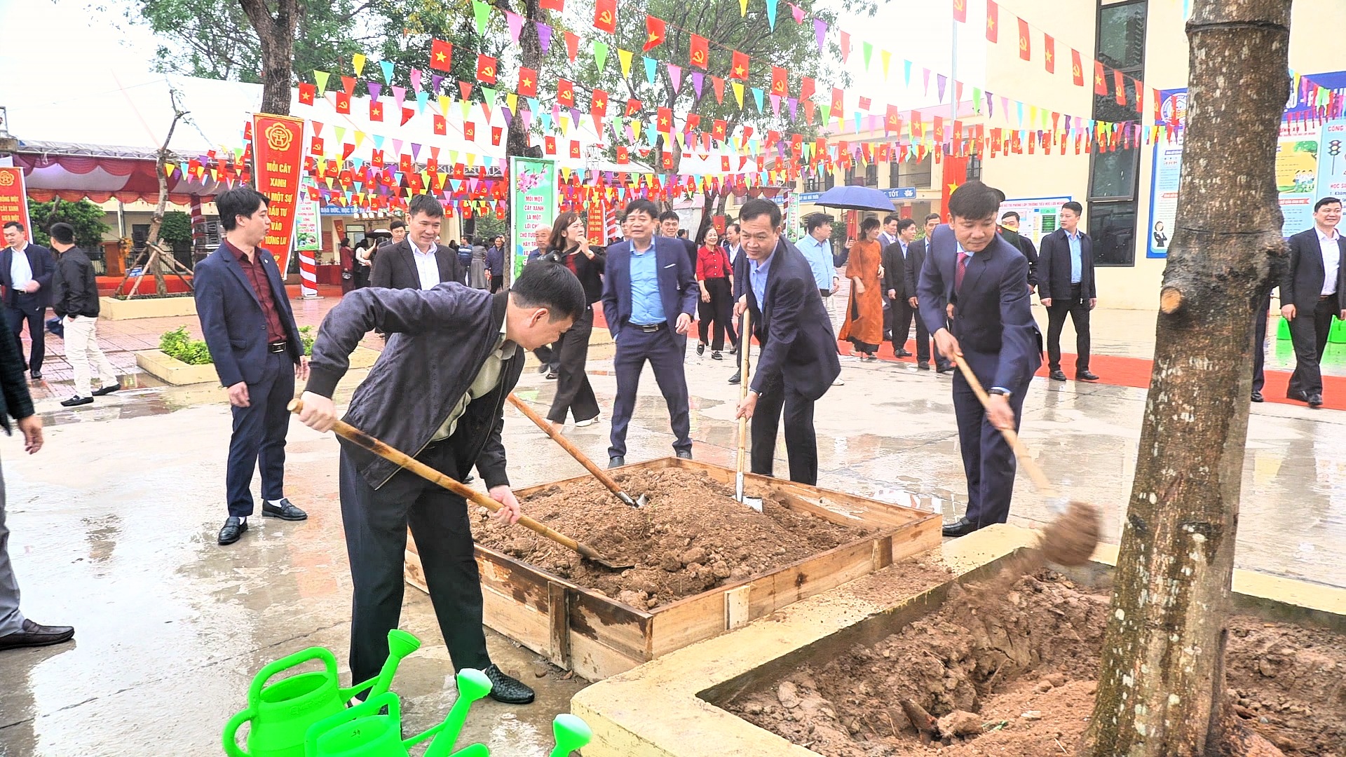 Hòa Xá ra quân trồng hơn 4.350 cây xanh - ảnh 3