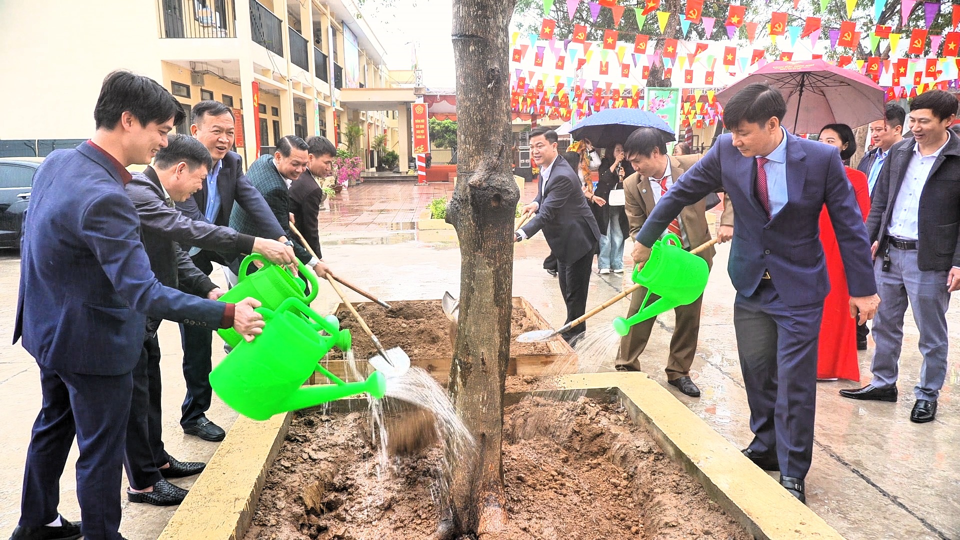 Hòa Xá ra quân trồng hơn 4.350 cây xanh - ảnh 4