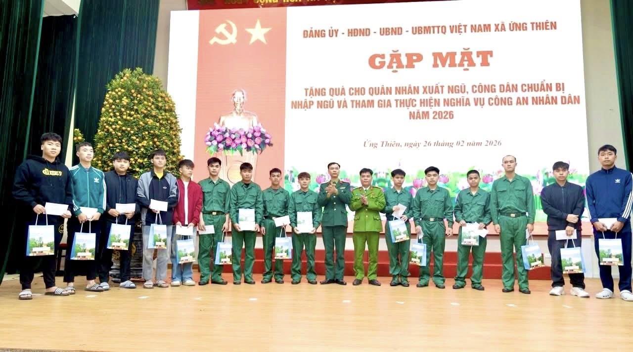Ứng Thiên gặp mặt, tặng quà tân binh nhập ngũ và quân nhân xuất ngũ năm 2026 - ảnh 8