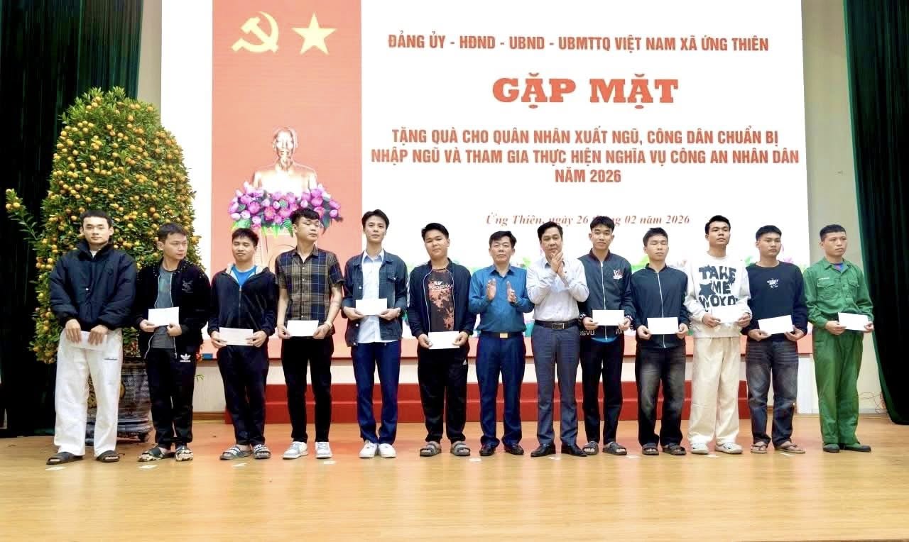 Ứng Thiên gặp mặt, tặng quà tân binh nhập ngũ và quân nhân xuất ngũ năm 2026 - ảnh 5
