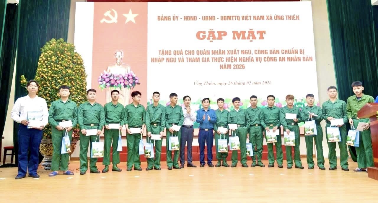 Ứng Thiên gặp mặt, tặng quà tân binh nhập ngũ và quân nhân xuất ngũ năm 2026 - ảnh 9