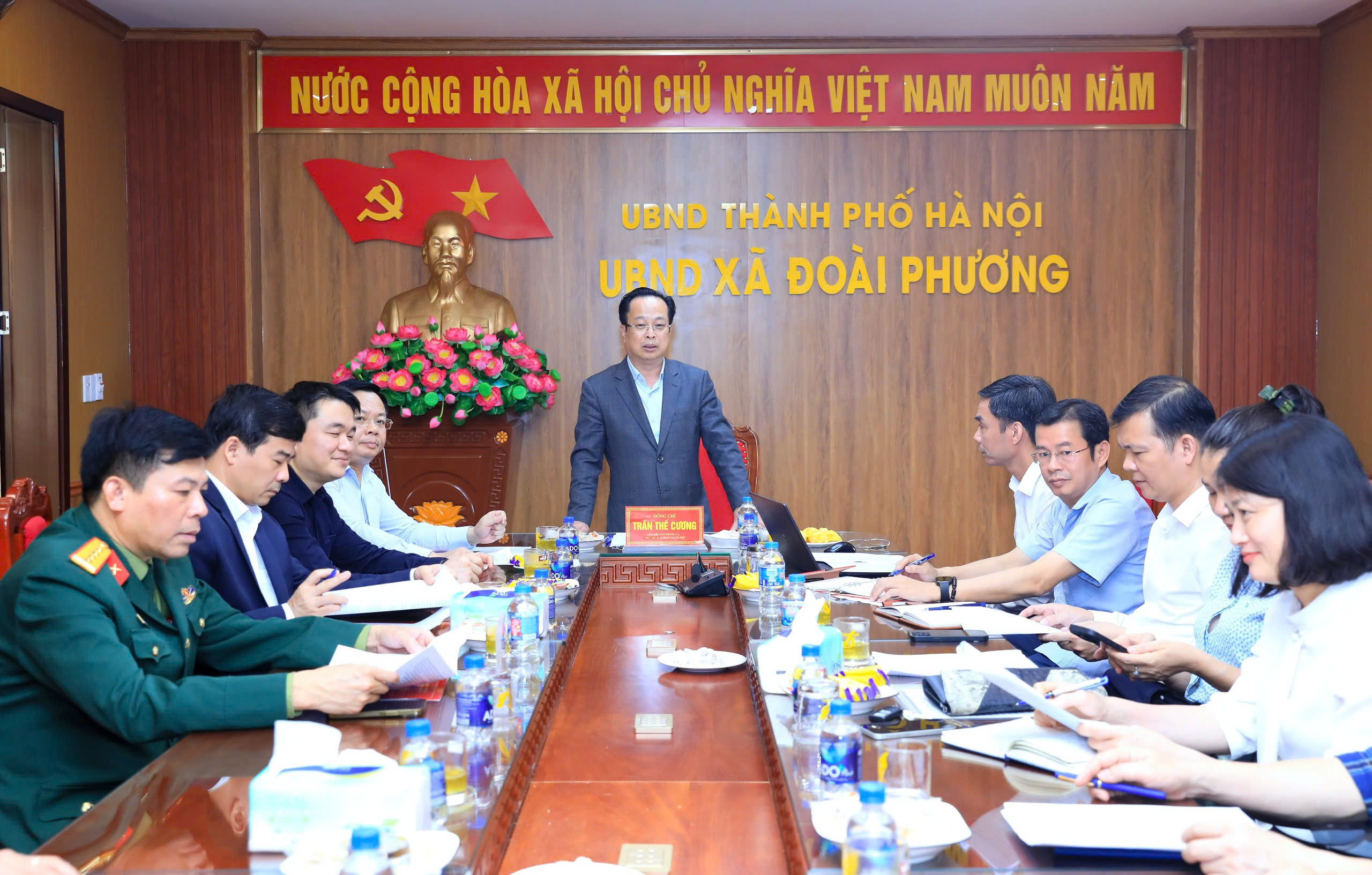 Lãnh đạo thành phố kiểm tra công tác chuẩn bị bầu cử tại Sơn Tây, Đoài Phương, Tùng Thiện - ảnh 9