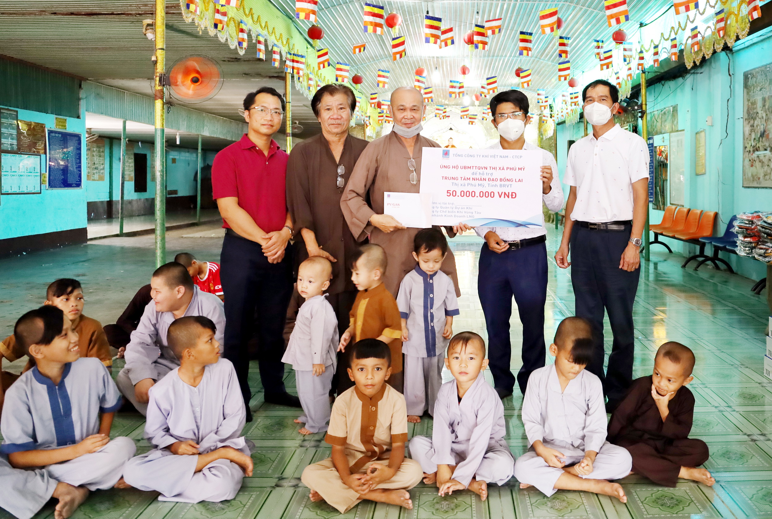 100 phần quà gửi tặng các cơ sở nhân đạo từ thiện PR-VT - ảnh 2