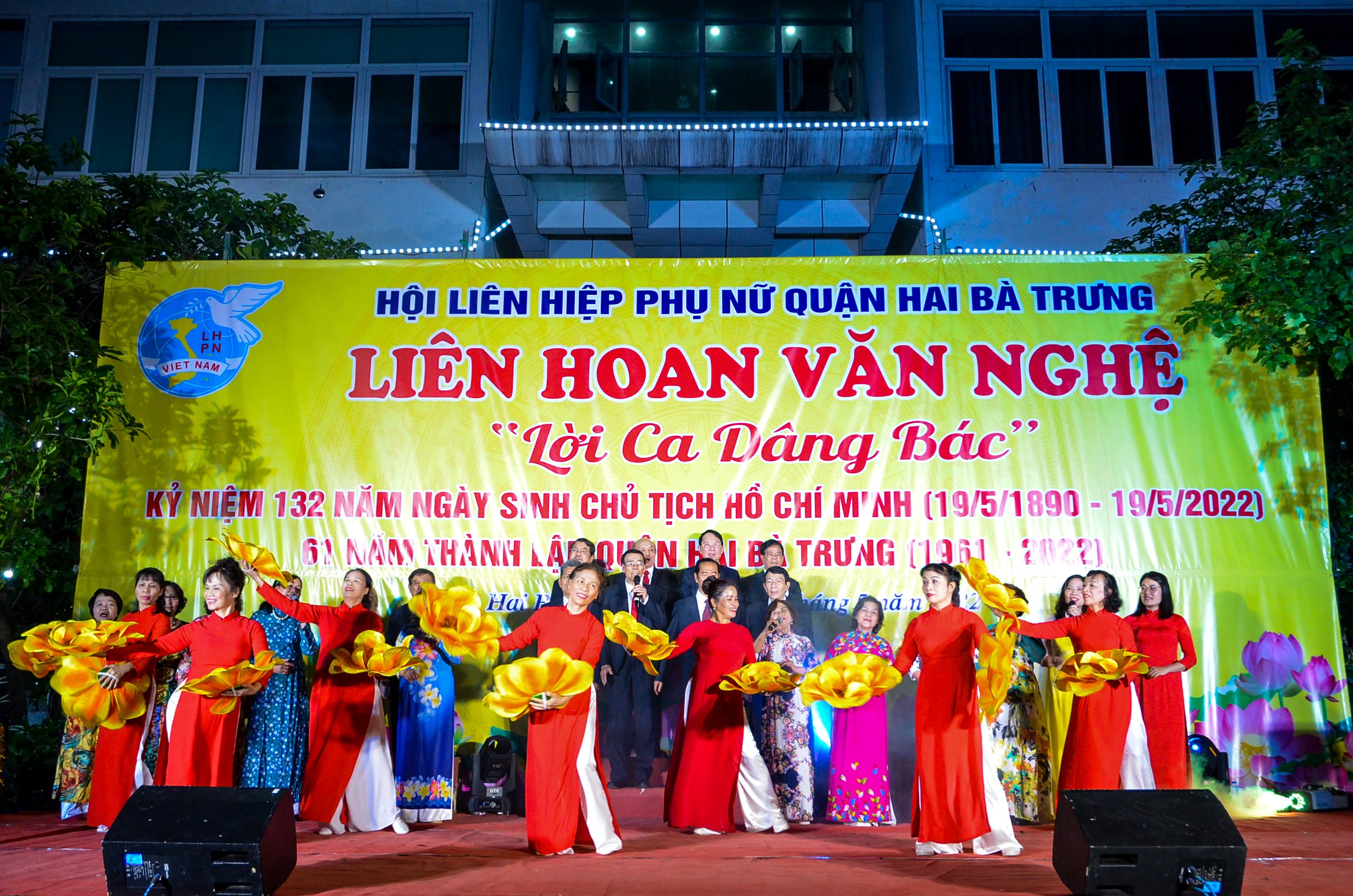 Liên hoan “Lời ca dâng Bác” chào mừng ngày sinh Chủ tịch Hồ Chí Minh - ảnh 3