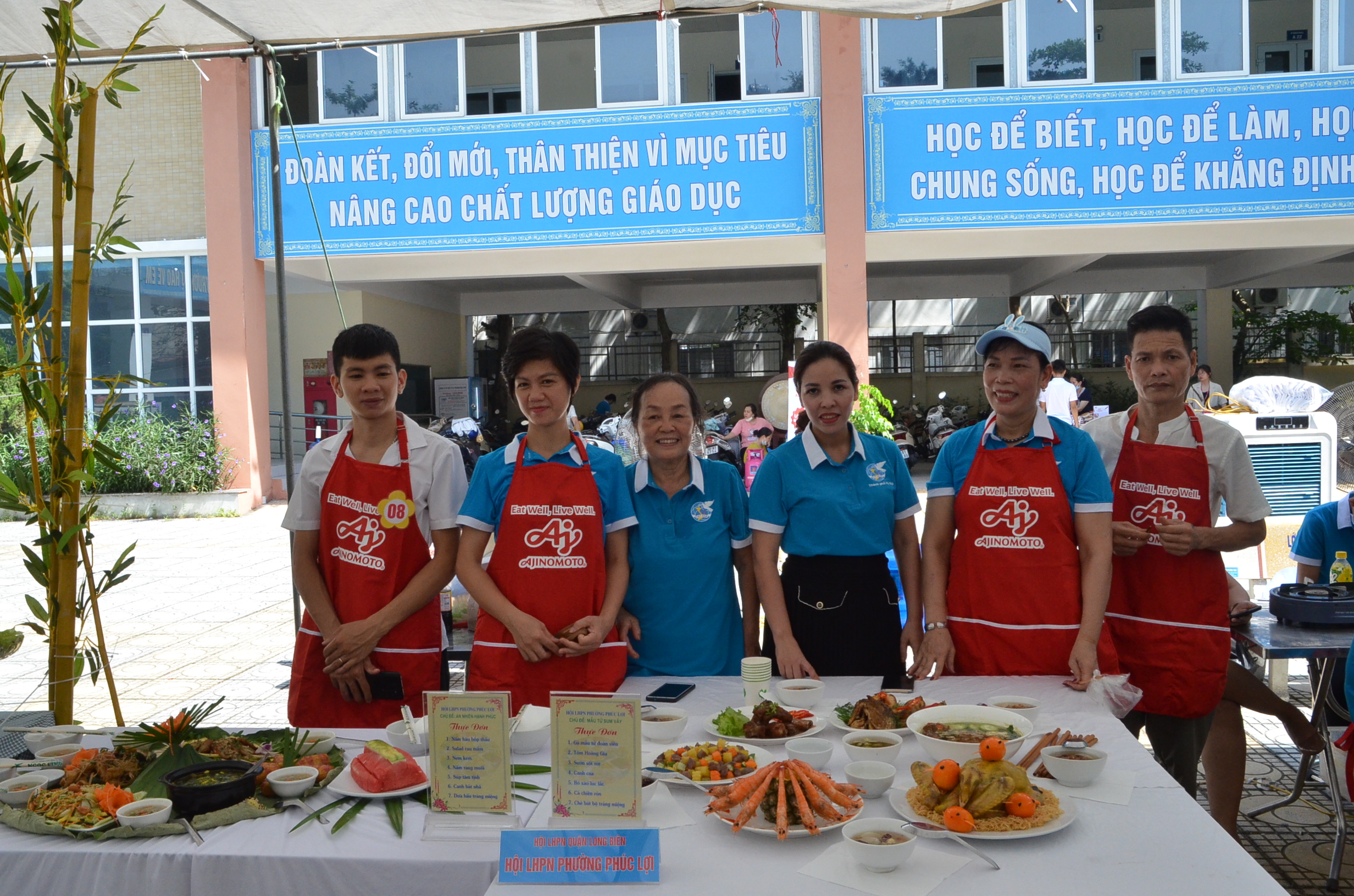 Cán bộ, hội viên phụ nữ quận Long Biên “Vào bếp bằng cả trái tim” - ảnh 5