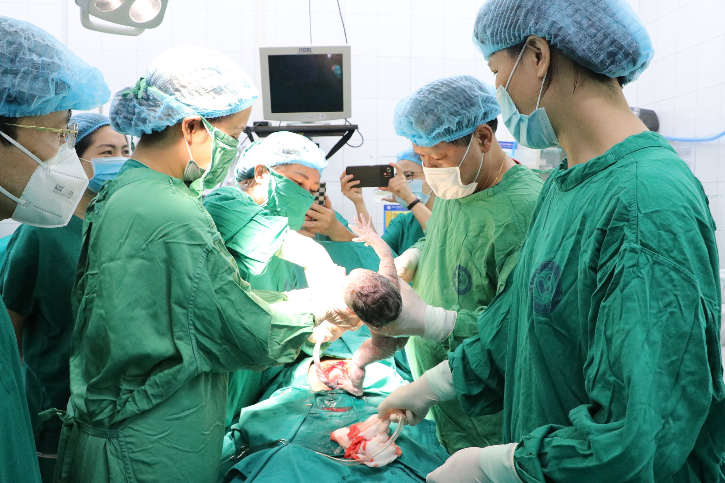 Vỡ tử cung:Tai biến sản khoa nguy hiểm với thai phụ - ảnh 1
