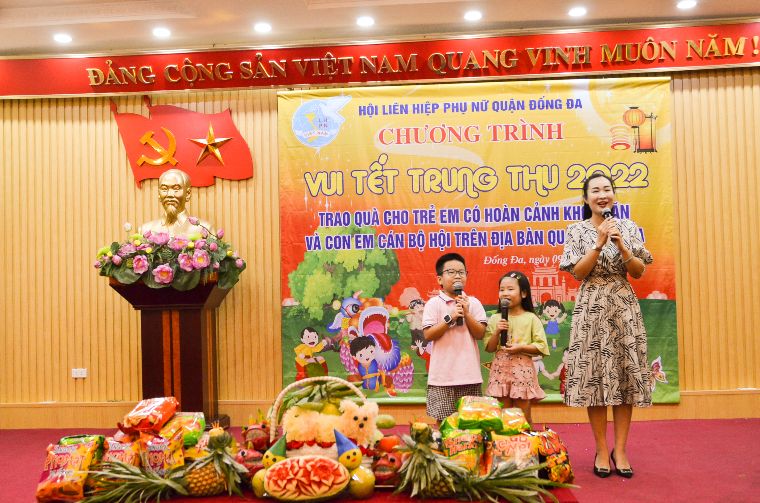Hội LHPN Quận Đống Đa: Vui Tết Trung thu cùng trẻ em có hoàn cảnh khó khăn - ảnh 4