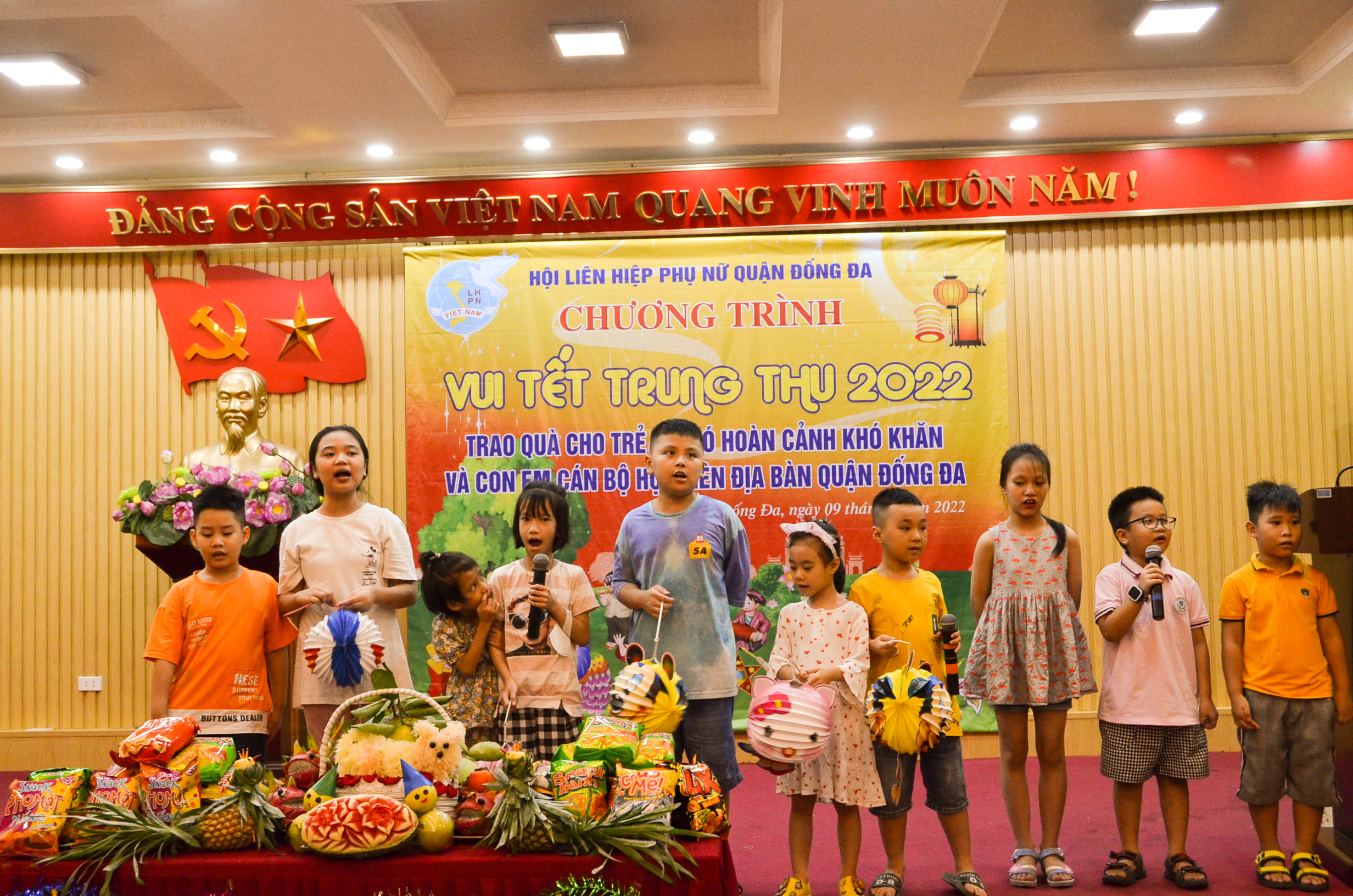 Hội LHPN Quận Đống Đa: Vui Tết Trung thu cùng trẻ em có hoàn cảnh khó khăn  - ảnh 5