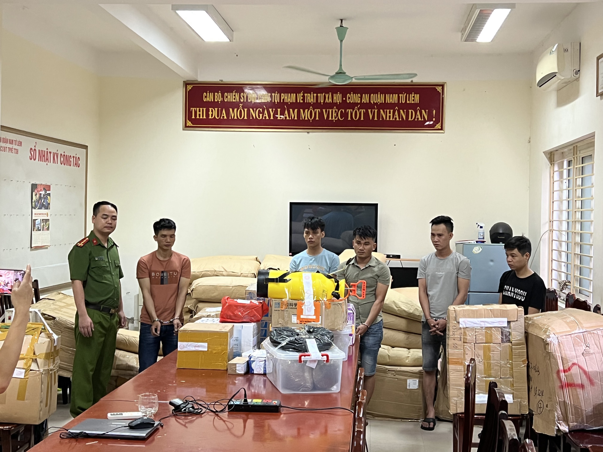 Triệt phá đường dây sản xuất ma túy ngụy trang sản phẩm tăng cường sinh lực - ảnh 1