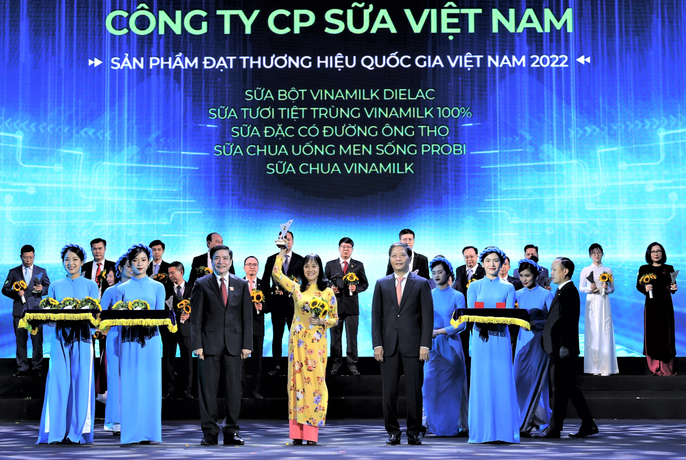 Vinamilk liên tục “chiếm sóng” các danh sách, bảng xếp hạng uy tín về thương hiệu - ảnh 1