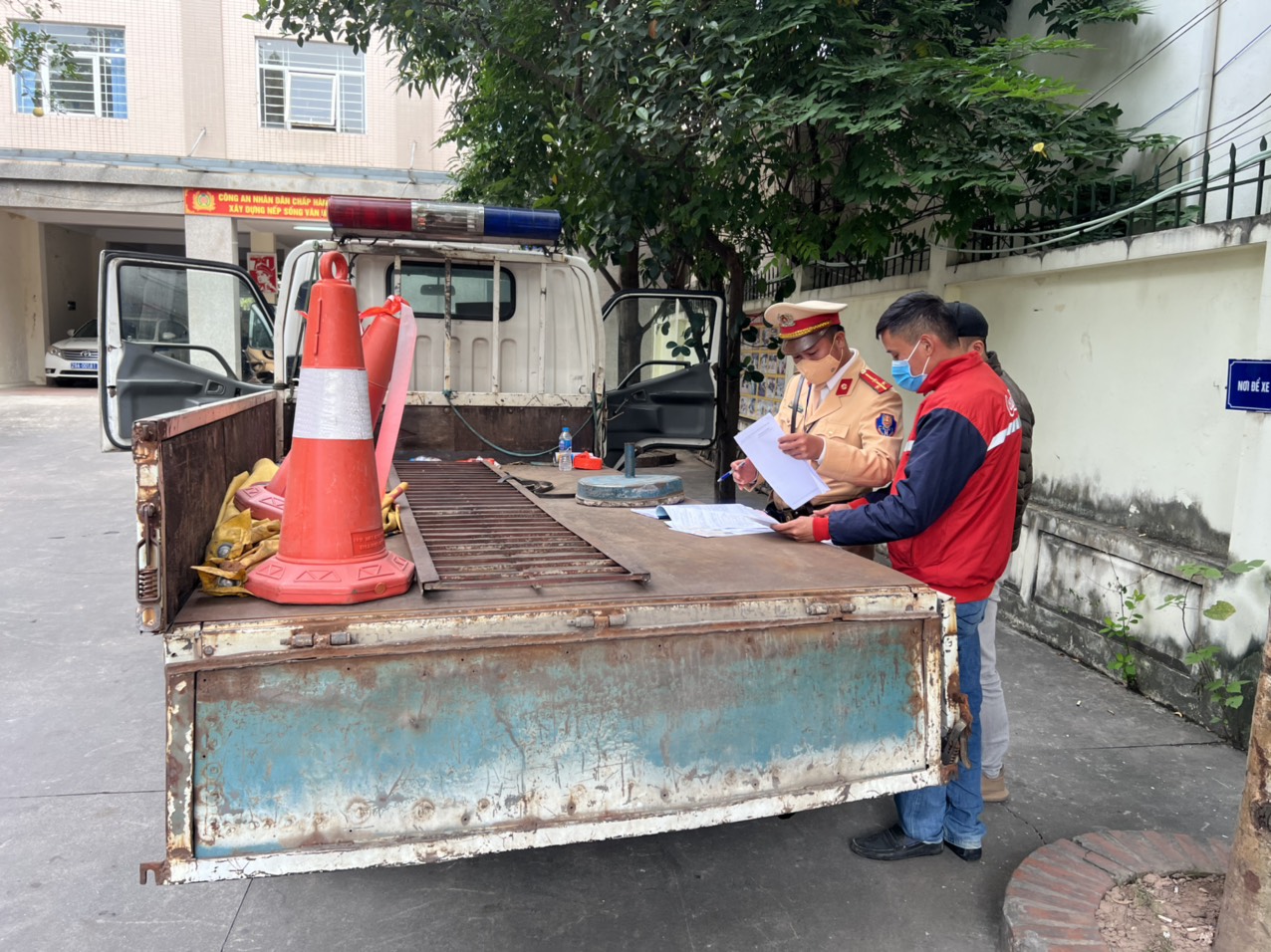 Quyết liệt xử lí tình trạng chạy xe quá tốc độ - ảnh 1