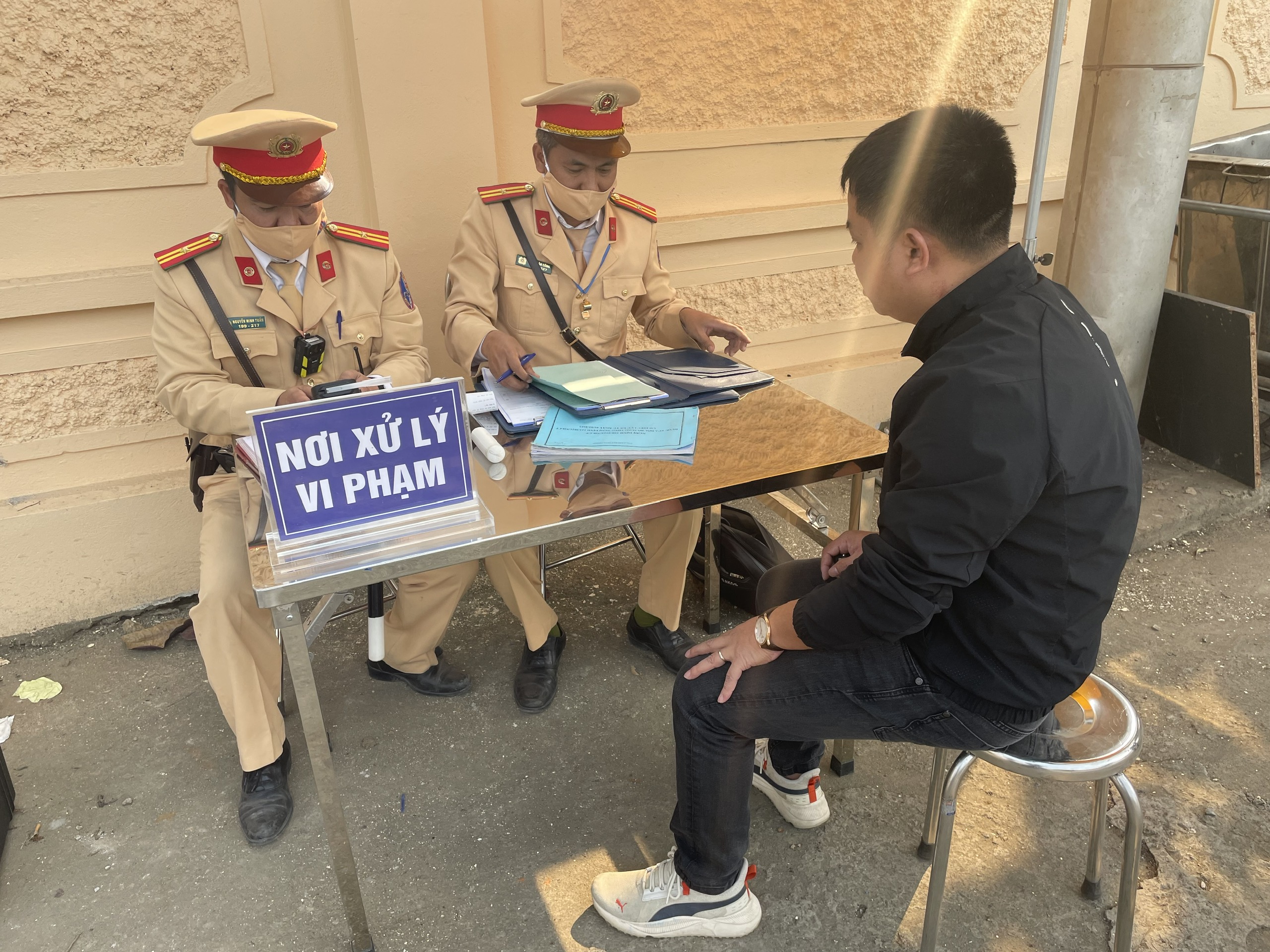 Thiết lập tổ công tác xử lý người điều khiển phương tiện giao thông sử dụng rượu, bia - ảnh 3