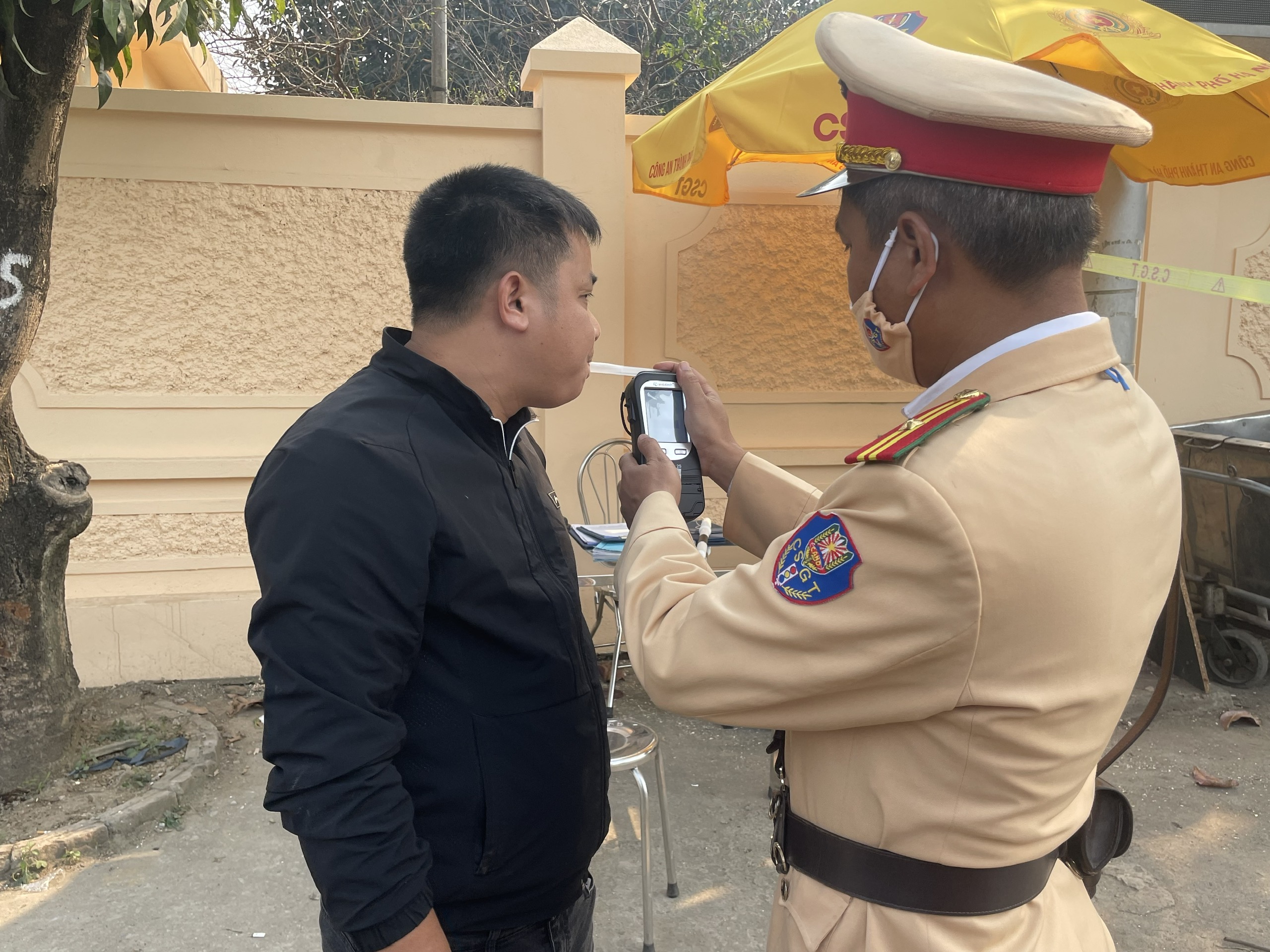 Thiết lập tổ công tác xử lý người điều khiển phương tiện giao thông sử dụng rượu, bia - ảnh 2