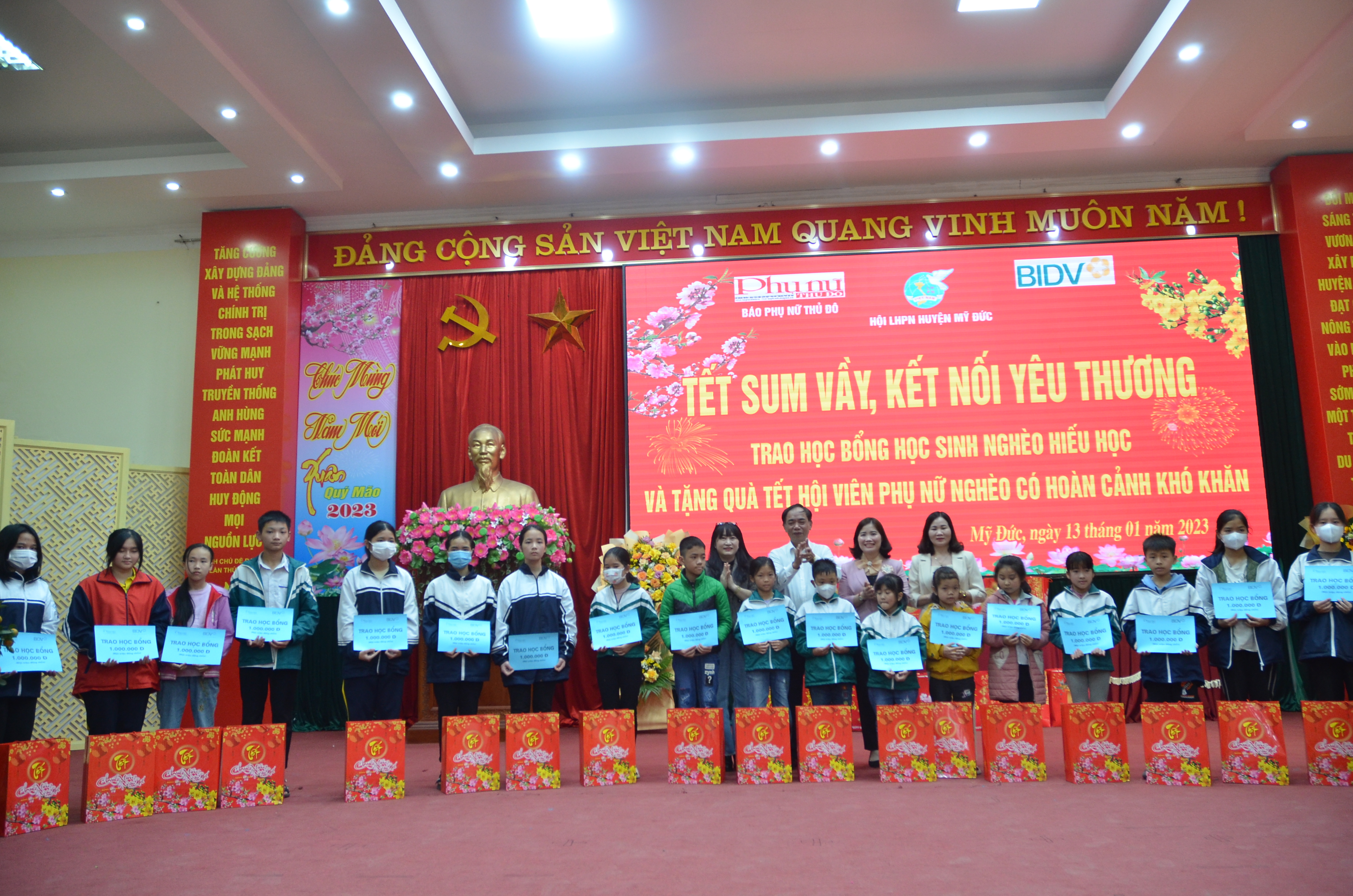 Chung tay mang Tết sum vầy, kết nối yêu thương cho phụ nữ và trẻ em khó khăn - ảnh 3